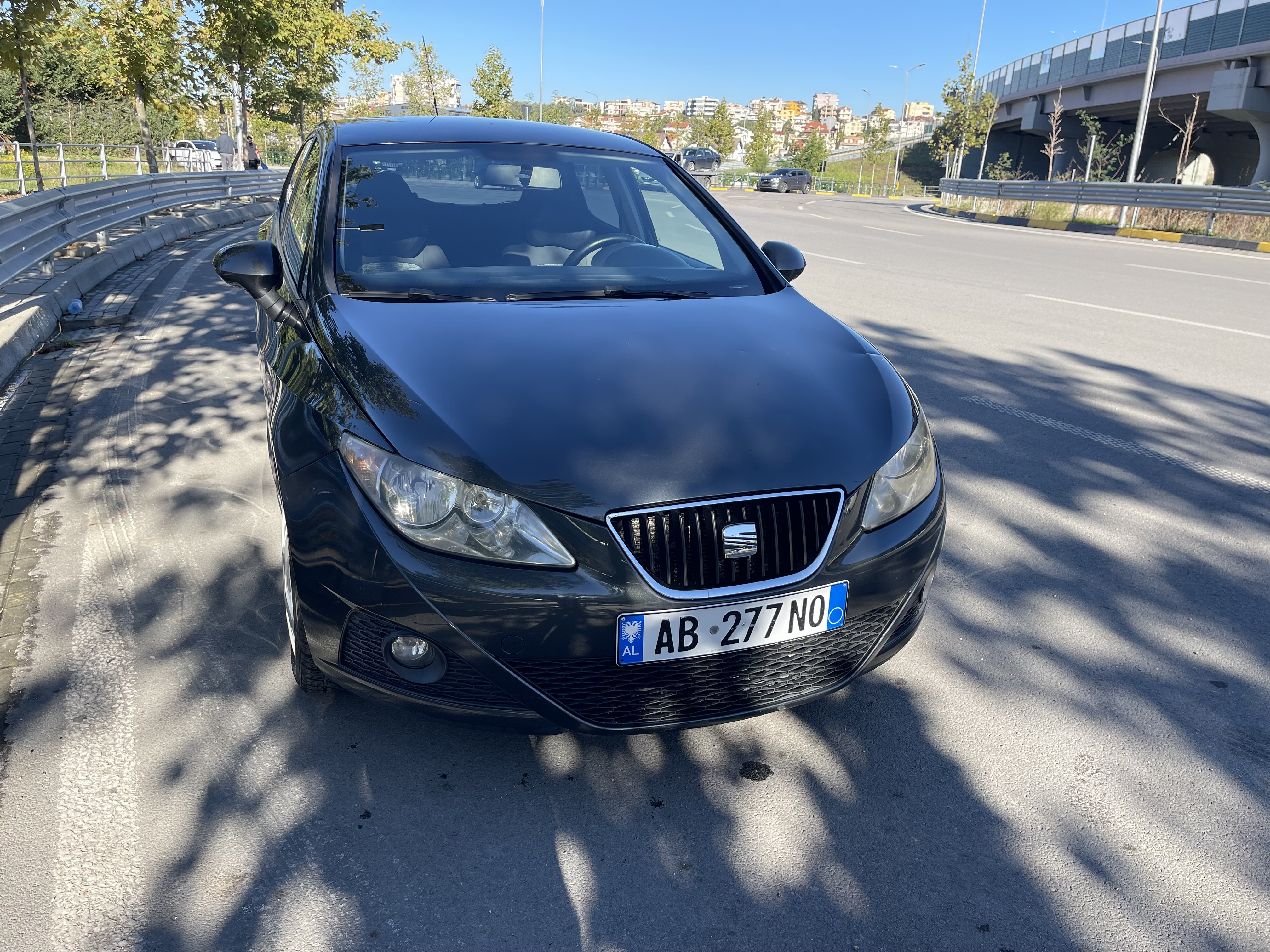 Seat Ibiza 2009
1.4 Nafte 
Manual
Klima 
4xhama elektrik
5dyer 
Shitet per arsyje mos perdorimi 
Nr +355 69 605 5500
