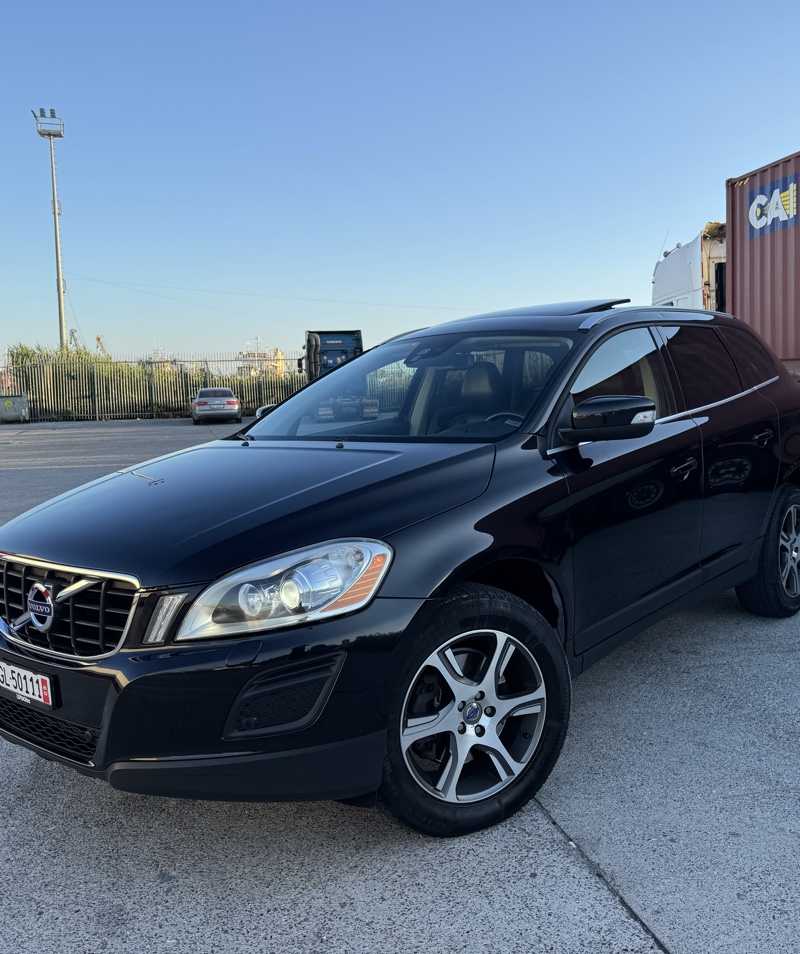 Volvo 🇨🇭Shitet Volvo Xc60 Viti 2012 Full Opsion Kamio Automat 2.4nafte D5 Sapo Ardhur nga Zvicra me Dogane te paguar gati per Targa,Ngjyre e Zeze,215.000km,Key Less Go Hapet mbyllet ndizet me Cels ne Xhep,Ekrane mbrapa DVD origjinale te Volvos,Tavan Panoramik me hapje me pozicione te ndryshme,Kompjuter Bordi,Pilot Automatik,Komanda ne Timon,Feneret kseno-Bikseno origjinale dhe me Larje,Stopat Led,2celsa 2Kufjet dhe pulti per ekranet mbrapa,Navigator i madh radio cdplayer Aux Usb Bluetooth,Sedilje me ngrohje Elektrike te dyja dhe me memorie e shoferit,Sensor Parkimi para-mbrapa Kamer Parkimi Origjinale,Opsion per disheza,City Safe frenon ne rast rreziku,Xhama te Zi,Bagazhi me Buton,Pasqyrat me Palosje,Disqet nr18 te Volvos me goma 90% te reja,Ganxhe terheqje dhe dalje korenti mbrapa per kamper,Sediljet mbrapa ngrehen dhe rregullohen per femijet dhe per sexholino,Tapiceria Lekure shum e Paster etj.Makina esht ne gjendje shum te mire motorrike si xhenerike si dhe nga ana kamios,shum e paster si jashte dhe brenda,mundesi kontrolli per cdo gje.
Nr cel:0699167220
Cmimi:10300Lek