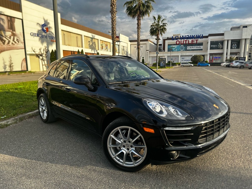 🇺🇸Shitet PORSCHE MACAN🇺🇸
📌Viti Prodhimit : 2016
📌Kambio Automat 
📌Motorr 3.0
📌Karburanti Benzin
📌205,000 KM (Me te drejte kontrrolli nga ana juaj)
📌Marmita Me Zhurm 🚀
📌Sedilje Me Ngrohje Para/Mbrapa
📌Sistem Muzike BOSE
📌Sistemi Sport Per Shpejtesi 
📌Goma 20 Te Sapovendosura
📌Makina eshte ne gjendje te shkelqyer 
📌Me dogane te paguar 
💶Cmimi 22000€ I Diskutueshem
📍Aeroporti Rrinas
📩Per me shum Info na shkruani ne DM
Tel : 0697806634