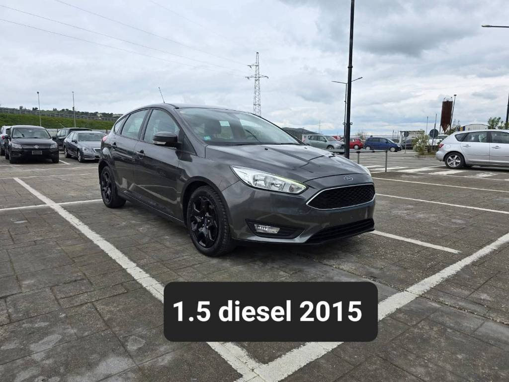 Ford Focus 2015 diesel 
Cel çdo ditë ora 10:00-20:00.
JO NDËRRIM. 
Me doganë të paguar. 
Viti 2015. 
Motor 1.5 Naftë.  
202 Mijë KM. 
Kambjo Manuale 6+R. 
Klimatronik.  
Drita LED. 
Importuar nga Milano IT. 
Radio CD,USB.
Komanda në Timon.  
Xhama Elektrike. 
Pasqua Elektrike. 
Abs,Esp,AirBag etj.
Çmimi 7̶4̶0̶0̶ E̶u̶r̶o̶ 6.650 Euro