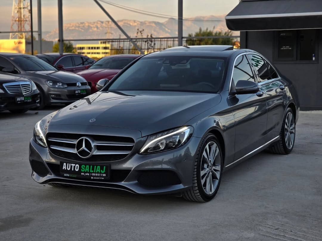 Ne shitje ⤵️
● Mercedes Benz - C220Cdi / 2018 ●
▪︎ Viti 2018
▪︎ Motorri 220 Nafte
▪︎ Kambio Automatike
▪︎ 106.000km te çertifikuara (Me Garaci)✔️
▪︎ Agility Control(individual/Eco/Comfort/Sport/Sport+)
▪︎ Sallon Lekure Gjendje akull
▪︎ Sendiljet Elektrike + Memorie te Dyert para
▪︎ Sendiljet me Ngrohje + Fryrje cfryrje para
▪︎ Keyless GO (Hapet mbyllet me çeles ne xhep)
▪︎ Navigator / Ekran i Madh multifunksional
▪︎ Ndezje me buton Start Stop
▪︎ Marshat ne timon + f1 ne timon
▪︎ Voice Comand
▪︎ ECO Driving (Kursen Karburant)
▪︎ Kamera / Sensor Parkimi para/mbrapa
▪︎ Kompjuter Bordi
▪︎ Komanda ne Timon / Cruise Control
▪︎ Attention Assist (Mat distancen me makinen para)
▪︎ Vet parikm ✔️
▪︎ Head up display (Kilometrat ne xham)
▪︎ Trekendsha te pasqyrat (paralejmerimi majtas djathtas)
▪︎ Ambient Light
▪︎ Auto Start/Stop(Fiket ne trafik)
▪︎ Pasqyrat Elektrike + Palosje LED
▪︎ Klima me 2 Zona
▪︎ Disqe alumini / Baxho / Xhama te Zi
▪︎ Fener inteligjent sipas terrenit te rruges me LED dhe Kseno dhe Stopa LED
▪︎ Radio/CD/Aux/Bluetooth/USB etj...
● Me dogan te paguar gati per targa !
❗Makina eshte ne gjendje perfekte nga ana motorrike dhe xhenerike, mund ta kontrolloni te mekaniku juaj me i besuar.!
❗️Me te drejt kontrolli te Benzi !
🔥Cmimi: 16.900€ i diskutueshem !
↪️ Cel : 069 97 17 500
