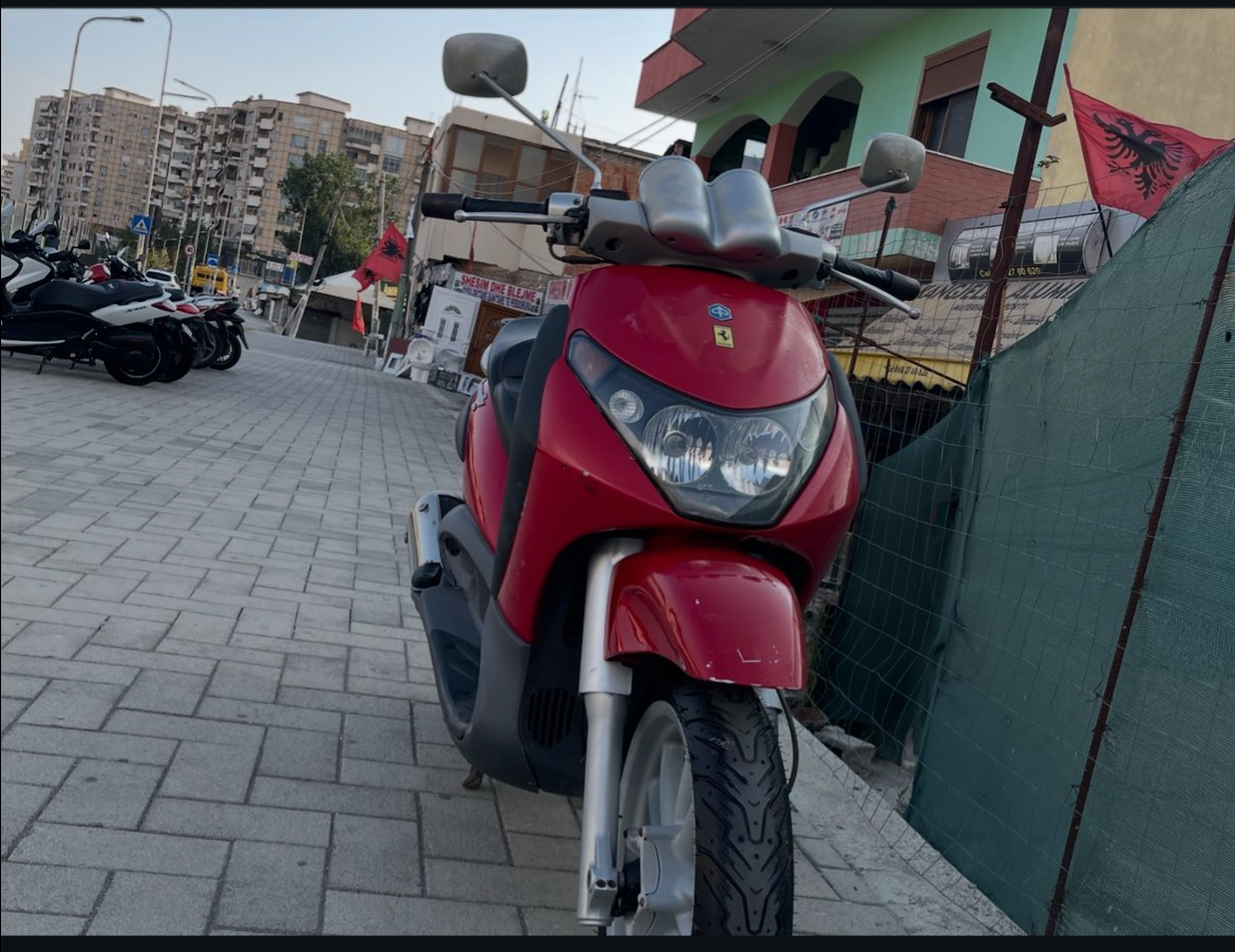 PIAGGIO Piaggio beverly 125 . I jepet me patent makine. 0693089228 tel