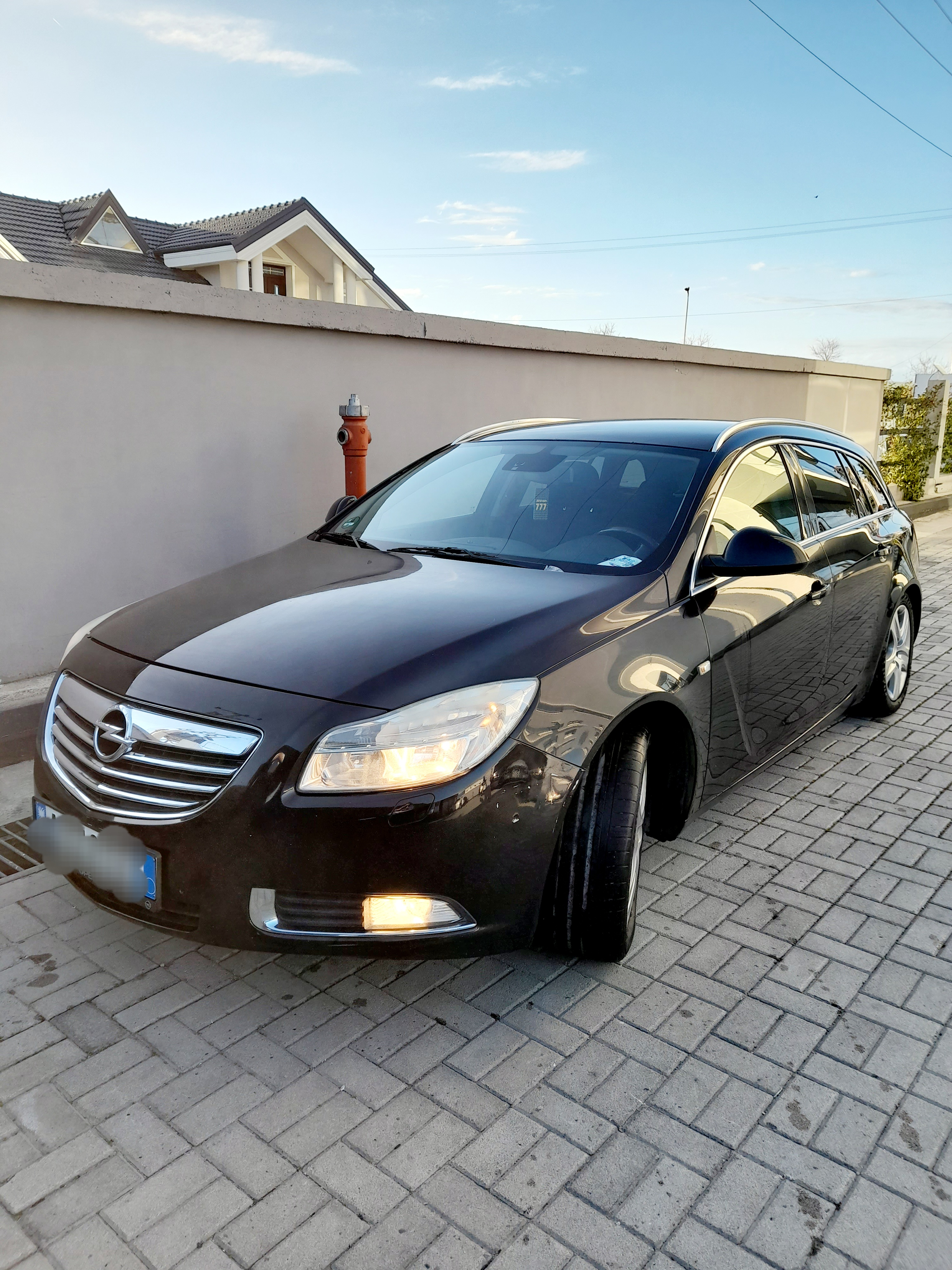Opel insignia sports tourer 2.0 tdci viti 2009 xhama te zinj me letra te prera 