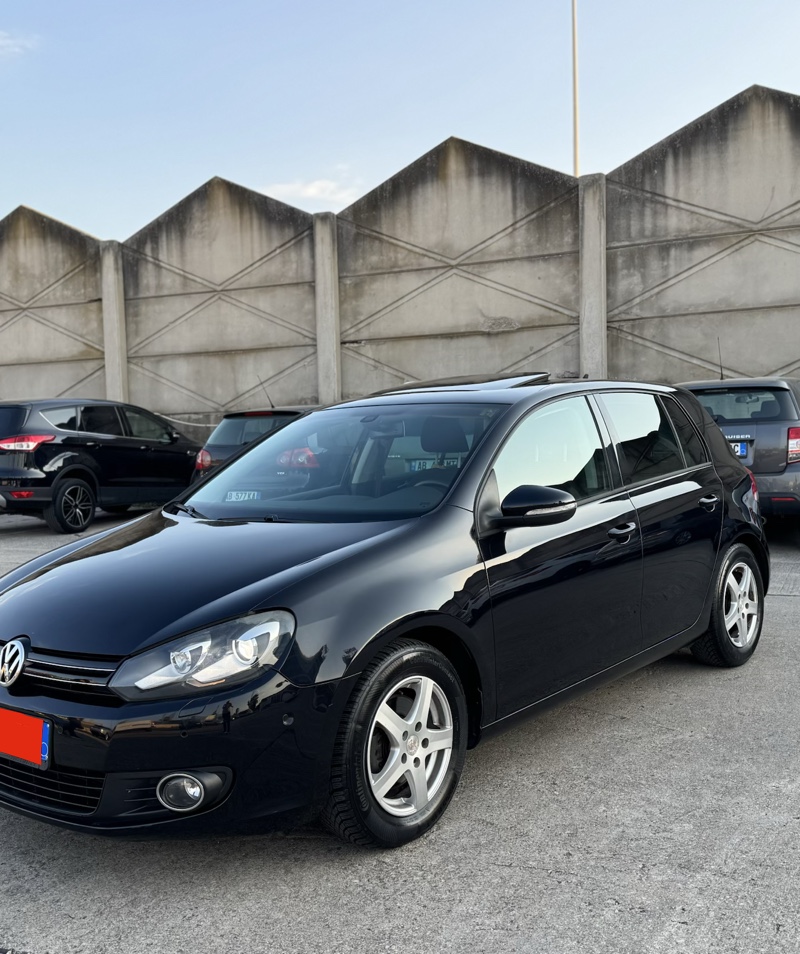 Shitet Vw Golf VI viti 2010 Kamio automat DSG i Ardhur nga Zvicra dhe i Targuar me Letra deri ne shkurt 2027 e mbajtur gjithmone ne garazhd shum e paster nga brenda ne Tapiceri dhe jasht si karroceri,190.000km origjinale,Ngjyre e Zeze me nuance,1.4benzine teper ekonomik,Navigator i madh,kamer parkimi origjinale sensor parkimi para-mbrapa,Marshet F1 +/- ne timon,Pilot Automatik,Feneret Kseno-Bikseno me Lupa dhe inteligjent kthehen sipas Timonit larese feneresh,pasqyrat me palosje dhe me tharje,Baxha Xhami,Xhamat e Zi origjinal,Sediljet me ngrohje,klima dixhitale,gomat 90% te reja Continental etj.Sherbimet e kryera rregullisht me fatura ne gjendje shum te mire motorrike xhenerike si dhe nga ana kamios,mundesi kontrolli per cdo gje perfshir dhe kilometrat ku te deshironi.Shitet per arsye mosperdorimi sepse kam blere makine me te madhe
Nr Cel:0692121888
Cmimi:6400Lek

