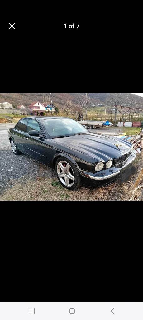Jaguar xj8 type i ardhur nga Gjermania me vetem 1 pronar qe nga 2019 ky lloj eshte i vecant sepse vetem 3-4 cop jan prodhuar nga Jaguari ne llojin e tij dmth eshte limitet edition makina eshte lluks ashtu sic e ka dhe vet pamjen dhe sidomos komoditetin dhe qendrimin ne rrug makina eshte per merakli dhe per ato qe ja din vleren e ksaj makine 3.5 benzin v8.
Ju lutem vetem persona serioz mos kontaktoni per pyetje te kota arsyeja e shitjes se ksaj makine eshte per arsye emigrimi dhe cmimi eshte 15.000€ por i diskutueshem per me shume info per cmimin flasim me gjat ne telefon faleminderit. 0686806909