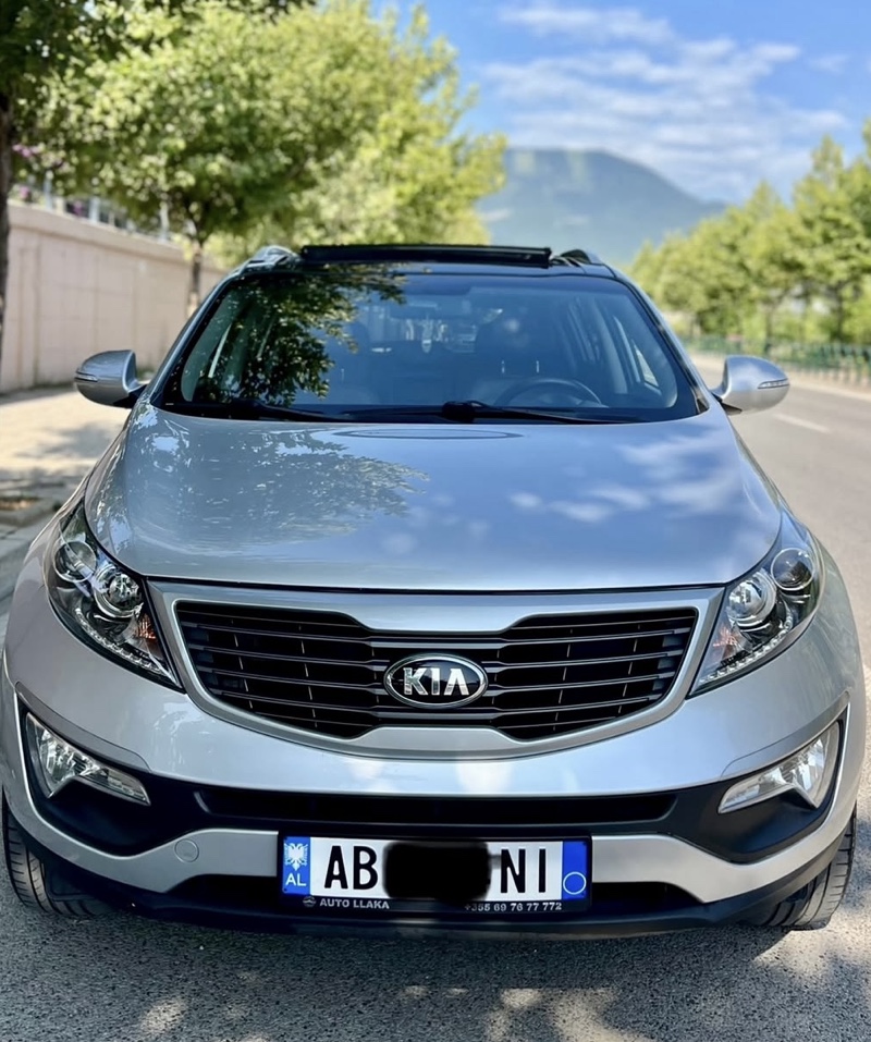 ≥ KIA SPORTAGE LIMITED EDITION
* Viti 2014
* KM 90000
MOTORR 2.0 DIESEL
KAMBIO AUTOMAT (sport,eco, normal)
FENER BIXENON, STOPA LED
SENSOR SHIU, DRITASH PARKIMI MBRAPA & KAMER
* MULTIMEDIA AUX FM USB NAVI MADHE
* PASQYRA ELEKTRIKE ME PALOSJE REZISTENC
* SENDILJE ELEKTRIKE NGROHJE/FTOHJE
PARA, NGROHJE PAS
* KLIMA TRONIC BI ZONALE
* FULL PANORAM,
* KEY LESS, START & STOP DY CELSA (
* DOKUMENTA TE PAGUARA
* Servise te bera te gjitha nuk ka nevoj per asnje sherbim. Gjendje perfeke 
