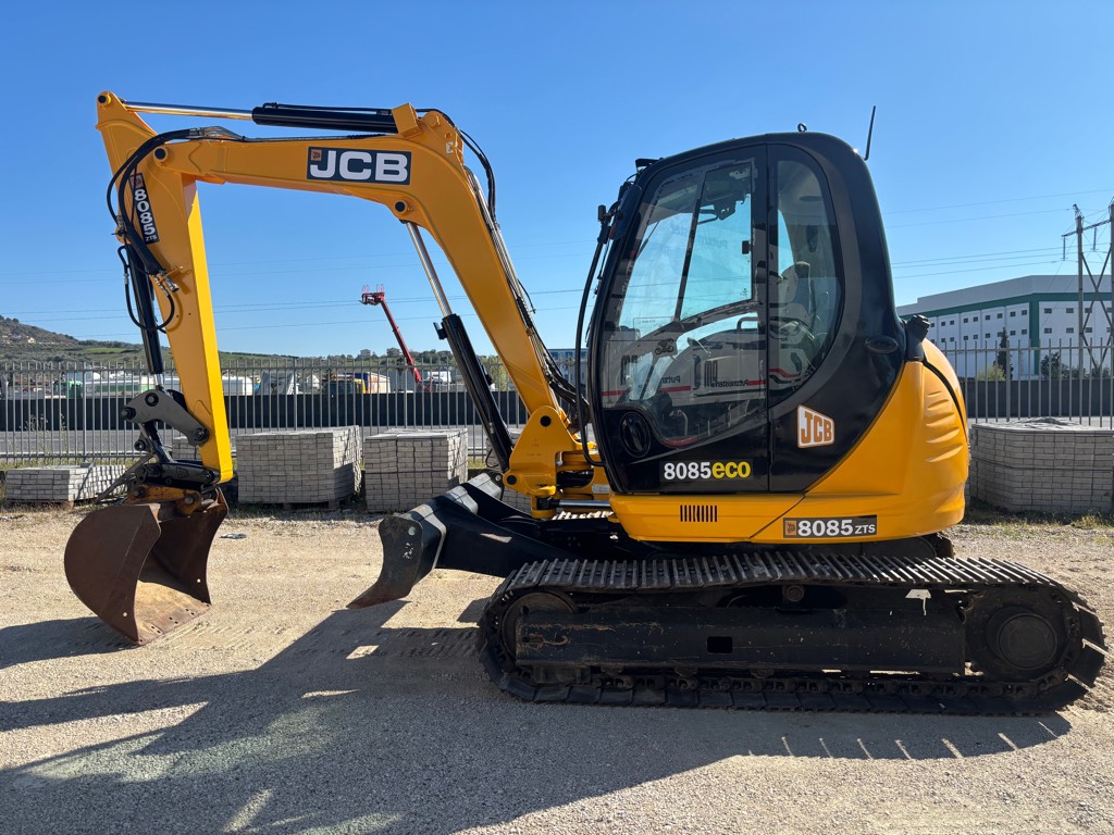 JCB ✅Shitet
✅Jcb8085
✅Viti 2011
✅Ore 2700
✅2 kova kapje shpejt
✅Me dogane
📍Adresa Mamimas
📞Tel 0695452491