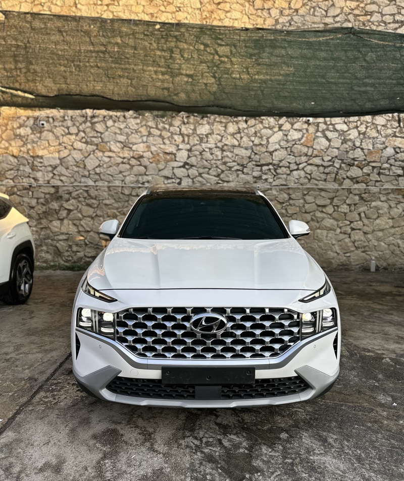 Hyundai 🚘 HYUNDAI SANTA FE 2.2 NAFT – 2021 🔥
✨ SUPER FULL – GJENDJE SHUMË E MIRË! ✨
🔹 Viti: 2021
🔹 Motor: 2.2 Diesel / Naftë
🔹 Kilometra: 128.000 km
🔹 Kamera 360°
🔹 Sensorë 360°
🔹 Parkim me çelës / Smart Key
🔹 Bagazh elektrik me hapje me sensor të këmbës 👣
🔹 Sallon i zi, super elegant 🖤
🔹 Sedilje komode dhe shumë të kompletuara
🔹 Multimediale & teknologji moderne
🔹 SUV familjar, shumë komod dhe i sigurt
🔹 Super Full – i pajisur me shumë opsione
🔥 Një Santa Fe shumë e bukur, e kompletuar dhe gati për përdorim!
📍 Auto Landi – Rruga Dalip Topi, Fresku, Tiranë
📞 069 332 9420
❌ VETËM SHITET – NUK BËJMË NDËRRIME!
#HyundaiSantaFe #SantaFe2021 #SantaFe22 #Diesel #SuperFull #AutoLandi #MakinaNeShitje #Tirane