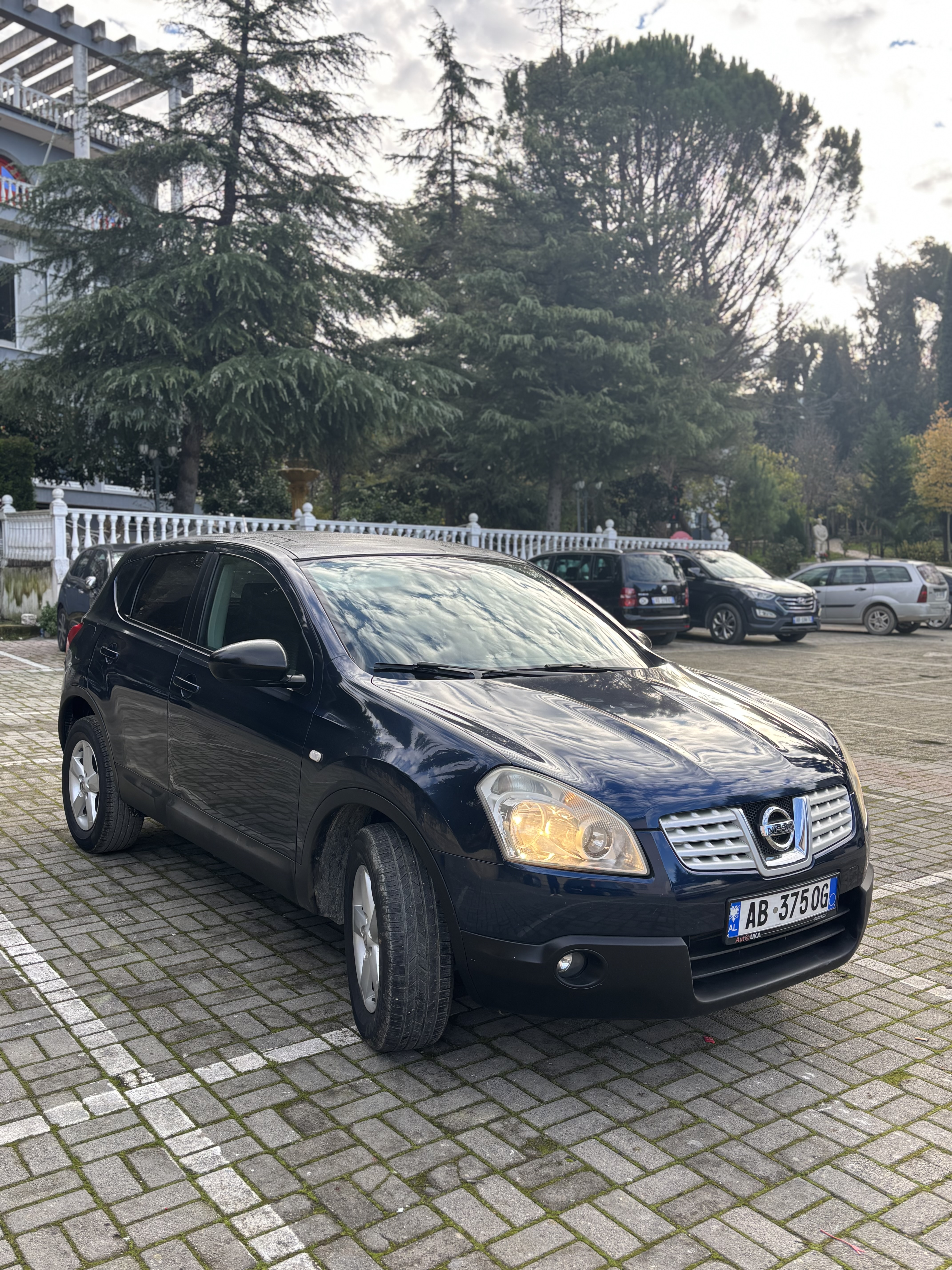 Nissan qashqai 2.0 nafte 
Viti 2008 
240 mij klm 
Super gjendje motorr me zinxhir 
Vetem nej perdorues ne shqiperi makin personale . Cmimi 5200 i diskutushem 
0698298243