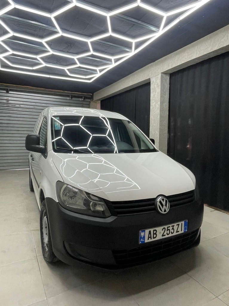 Shitet caddy 1.6 nafte viti 2011 manual me kondicioner  ne gjendje shum te mire me dokumenta cmimi i diskutueshem