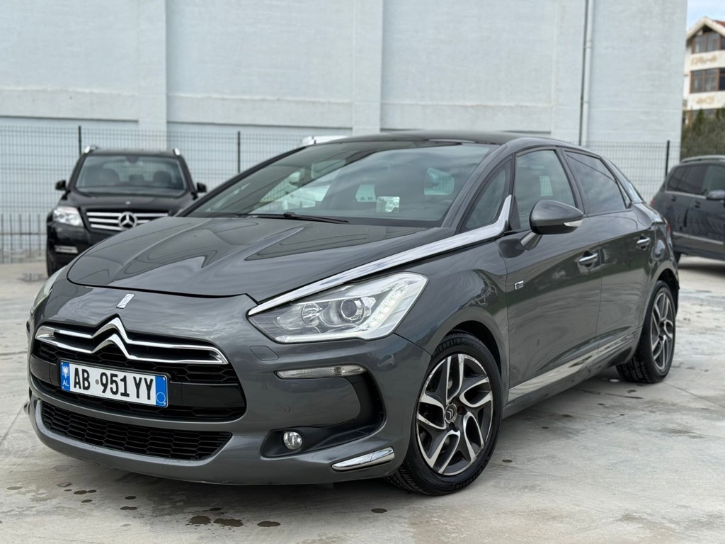 Citroën DS5
2.0 Naftë Hybrid
Viti: 2012
Kambio: Automat
Kilometra: 256.000 km

✔ Super gjendje
✔ Me të gjitha shërbimet e kryera
✔ Gati për përdorim

💶 Çmimi: 6.399 € (i diskutueshëm)

📞 Për më shumë info: 067 727 2965
