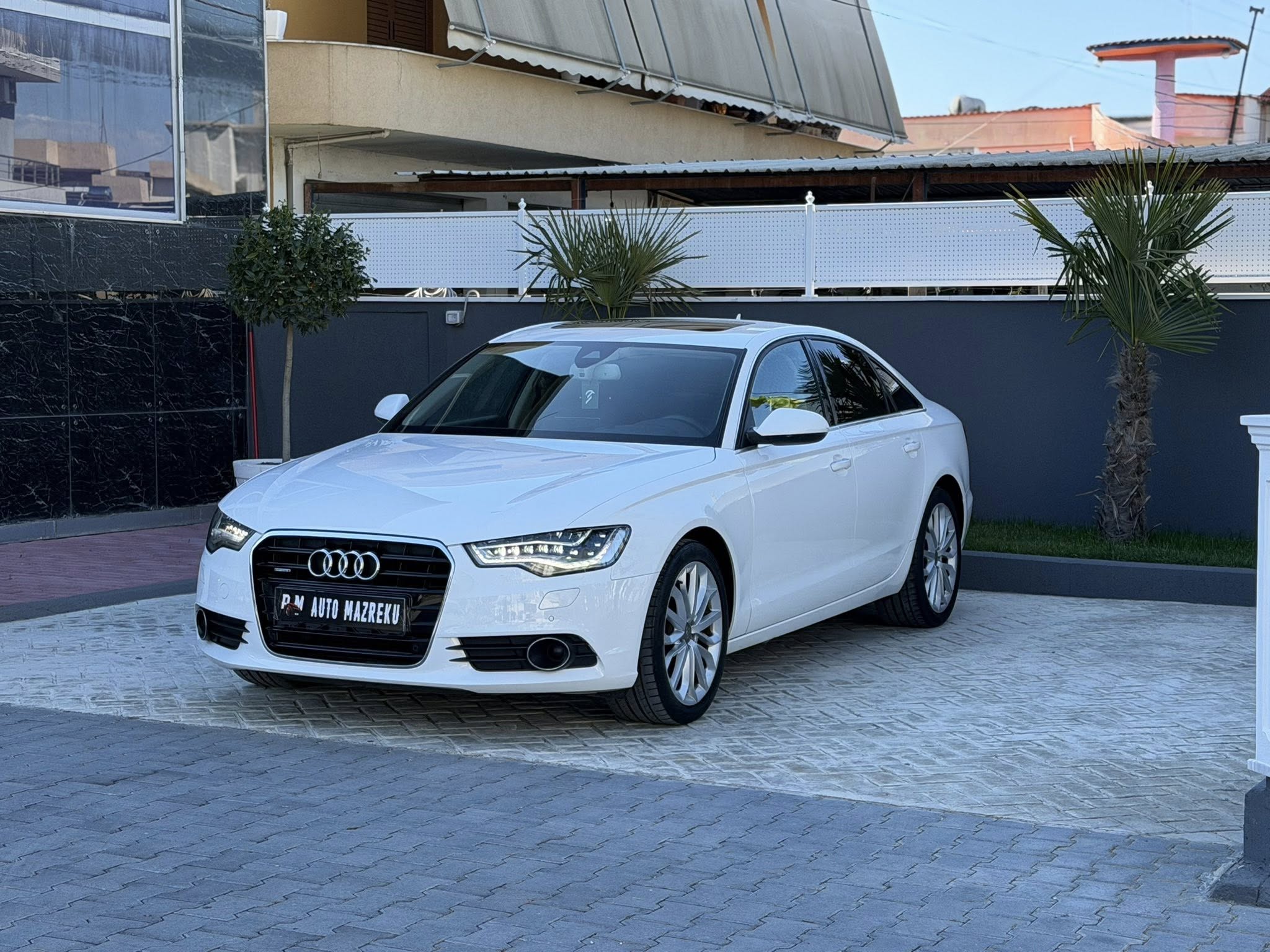 Audi A6-3.0 TDI Diesel , Viti Prodhimit 2013 me 143.000 km , sapo ardhur , me dogan te paguar , gati per targa , pa perdor ne Shqiperi , QUATRO , sallon lekure , sedilje elektrike + ngrohje + ftohje + memory + fryrje + cfryrje , sediljet mbrapa me ngrohje , fener MATRIX , bagazh hapje mbyllje me buton , eco economy (fiket ndizet ne trafik) , keyles go (hapet mbyllet me cels ne xhep) , 2 celsa , sensor parkimi , marsha ne timon , km ne xhame , kamer parkimi , disqe alumini , gomat e reja , baxha , ndezje START STOP , klima bizonale me 2 zona , te gjitha sherbimet e bera , ne gjendje shume te mire motorrike dhe xhenerike..
Cmimi-8500 Euro i Diskutueshem ose nderrohet
ME NDERRIM 9000 EURO
☎️Cel-069 44 00 305-Noi
☎️Cel-069 20 40 105
Instagram-Auto Mazreku
TikTok-Automazreku
📍Adresa-Fier
Rr Shen Leonardo Murialdo , 
ngjitur me karburant R Oil
