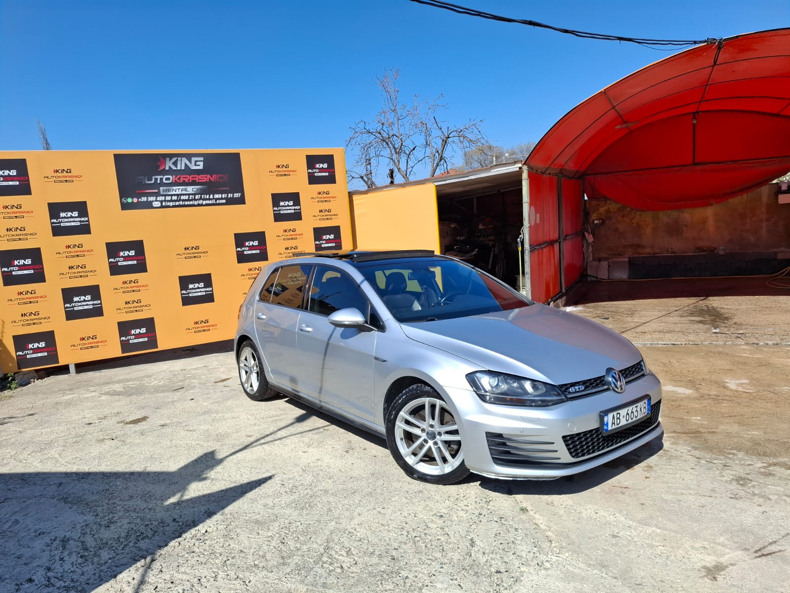Golf 7 GTD Fabrike
2.0 Nafte Super Ekonomike
184HP
Automatike DSG
Viti 2015
Kilometra 253 000 me garanci
Sensore shiu
Bagjo xhami 
Sedilje me ngrohje para
Pasqyra me palosje
Hapet/mbyllet me cels ne xhep Usb/dvd/mp3/aux/bluetooth
Select drive (eco/comfort/sport/individual)
Kamer parkimi mrapa
F1 ne timon
Amortizator comfort/sport
Makina eshtë në gjendje shumë të mirë e gatshme per çdo lloj Prove!
Cel:0695553081