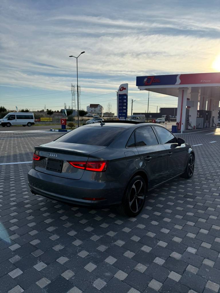 ⬛️Audi A3 2.0TFSI benzin 2016
⬛️km 200000 origjinale me drejt kontrolli ⬛️pranon impjant gazi 100%
⬛️Look s3
⬛️maskarin s3
⬛️navi bloetuth usb 
⬛️komanda ne timon
⬛️timon 3sh
⬛️sedilje me ngrohje
⬛️xhama te zinj para mbrapa
⬛️fener led
⬛️Stopa led
⬛️sedilje me levizje
⬛️timon me levizje
⬛️full panoram
⬛️disqe Sportiv audi
⬛️makina esh ne gjendje shume te mir
⬛️cmimi 7900€ Shum pak i disk
Cel 0694492265