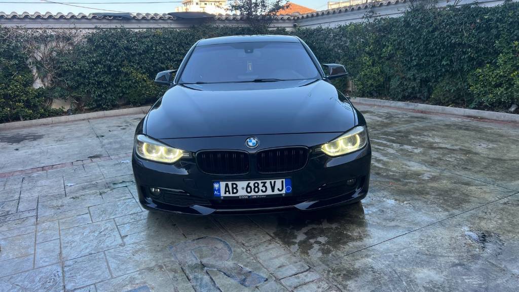🚗 BMW Seria 3
📅 Viti: 2014
⛽ Motorri: 2.0 Naftë
📍 Kilometra: 230.000 km

✨ Super gjendje – e mbajtur me kujdes si brenda dhe jashtë
📄 Me letra dhe targa të rregullta

💯 Makinë shumë ekonomike dhe komode për përdorim të përditshëm