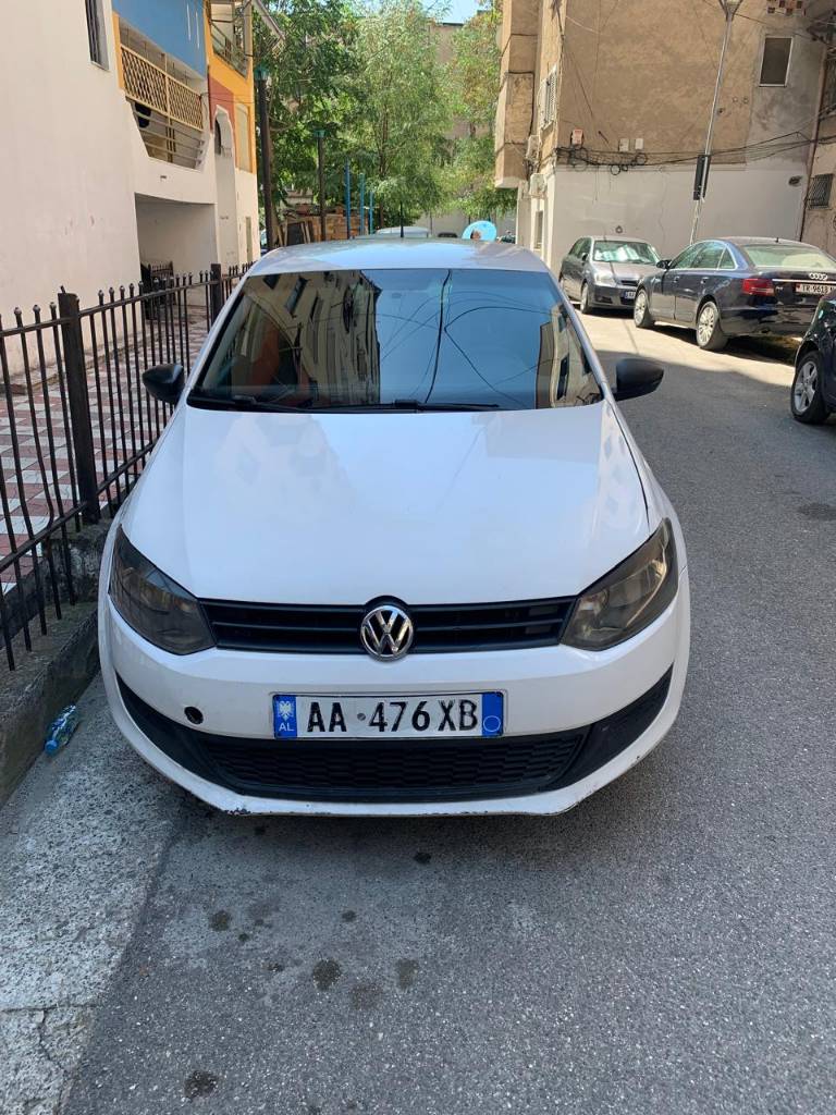 Volkswagen Shitet Polo 2012
1.2 naftë , motorr i thjeshtë
4 dyer
Sedilje me Ngrohje
Xhama elektrik
Makinë e përdorur vetëm në qytet
Shumë ekonomike.
+355676741859
