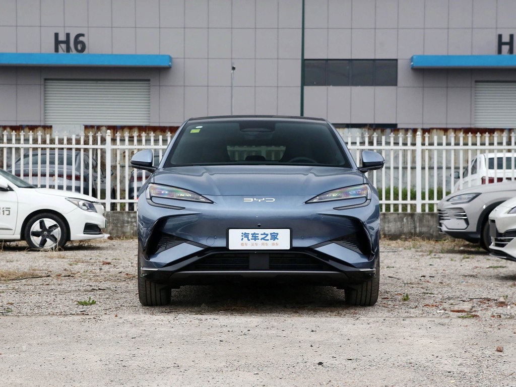 BYD Sea Lion 07 4x4 me 0 KM …autonomia 550 KM viti prodhit 02/2025 full opsion per llojin e vet .. cmimi i diskutushem
Contact : +355696544225