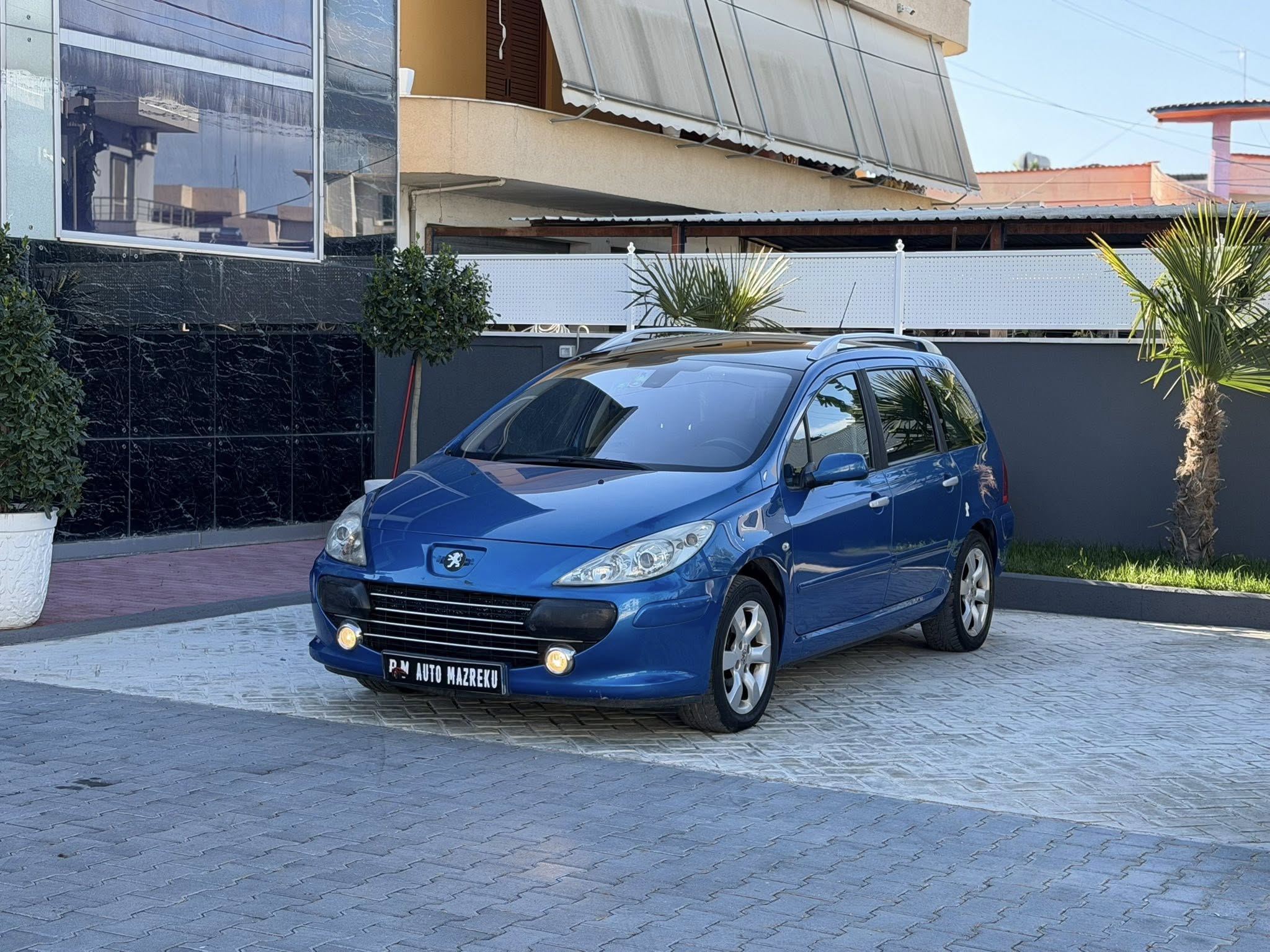 Audi A6-3.0 Diesel TDI QUATRO , Viti Prodhimit 2011 me 284.000 km , sallon lekure , sedilje ngrohje para mbrapa , start stop , navigator , disqe alumini drita kseno , Park Assist (vetparkim). marmita katrore mbrapa te 2016 , marsha ne timon , sedilje fryrje cfryrje , letra te gjitha te paguara deri 01.10.2026 , kualidimi deri 30.09.2027 , siguracioni deri 25.06.2026 , targe me zgjedhje 111 , sherbimet e bera , ne gjendje te mire motorrike dhe xhenerike..
Cmimi-7400 Euro pak i Diskutueshem ose nderrohet
ME NDERRIM 8000 EURO
☎️Cel-069 44 00 305-Noi
☎️Cel-069 20 40 105
Instagram-Auto Mazreku
TikTok-Automazreku
📍Adresa-Fier
Rr Shen Leonardo Murialdo , 
ngjitur me karburant R Oil