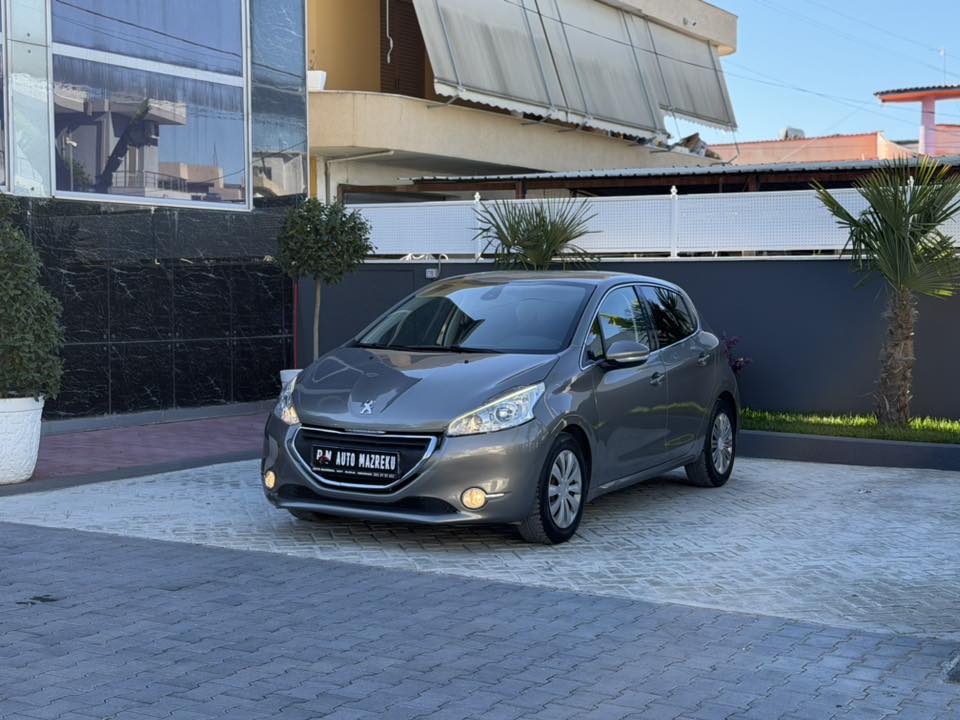 Peugeot 208-1.6 Benzin , Viti Prodhimit 2015 me 138.000 km , xhama te zinj origjinal , navigator , klima , bluetouth , sensor parkimi , fener stopa LED , letra te gjitha te sapo paguara 26.03.2027 , sherbimet e bera , ne gjendje te mire motorrike dhe xhenerike..
Cmimi--3700 Euro i Diskutueshem
☎️Cel-069 44 00 305-Noi
☎️Cel-069 20 40 105
Instagram-Auto Mazreku
TikTok-Automazreku
📍Adresa-Fier
Rr Shen Leonardo Murialdo , 
ngjitur me karburant R Oil
