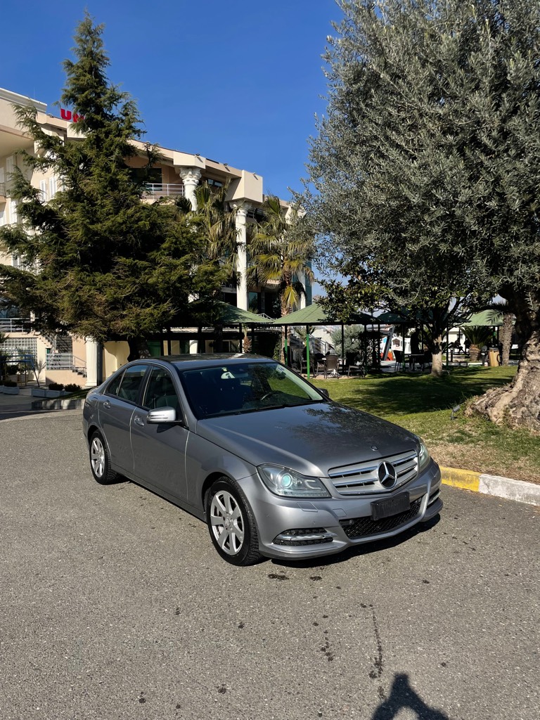 Shitet Tirana 9999€