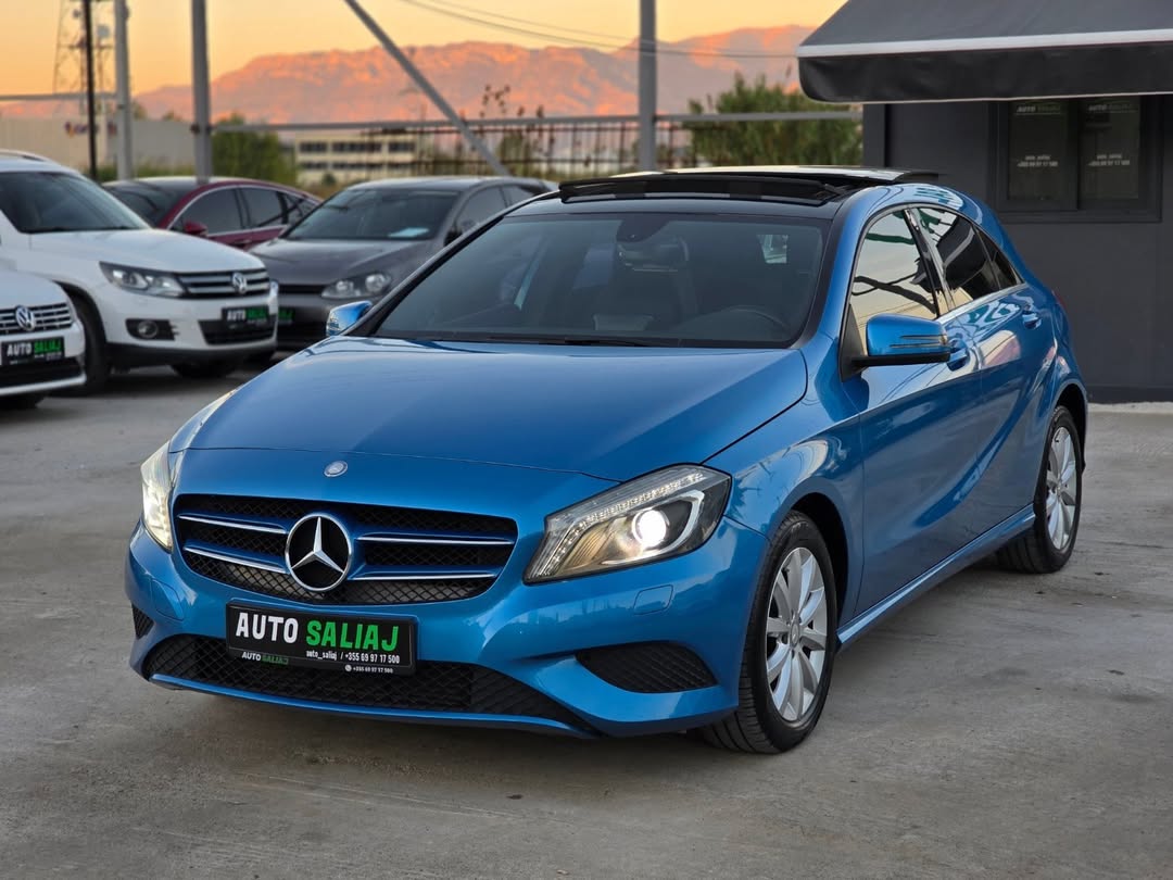 Ne shitje⤵️
● Mercedes Benz A class - 200Cdi●
• Amg Line
▪︎ Motori 2.0Nafte
• Viti 2014
▪︎ 107.000km Te certifikuara (Me garanci)✔️
▪︎ Kambio Automatike
▪︎ Drive mode (Eco/Comfort/Sport/M)
▪︎ Voice Comand
▪︎ Full Panorama / Tavan i zi
▪︎ Salloni gjysem lekure / Sendiljet me Ngrohje
▪︎ Kamera parkimi
▪︎ Sensor parkimi
▪︎ Sensor dritash/sensor shiu
▪︎ Memory Card
▪︎ Full Led lights & Bi Xenon
▪︎ Komandat / marshat ne timon F1
▪︎ Klima me dy zona
▪︎ Limitator shpejtesie
▪︎ Komanda ne timon
▪︎ Xhamat te 4 elektrik
▪︎ Pasqyrat elektrike me palosie
▪︎ Disqe alumini / Larje feneresh
▪︎ Xhama te zi me leje para mbrpa
▪︎ Radio/Cd/Aux/Bluetooth/Usb etj...
❗Makina eshte ne gjendje perfekte nga ana motorrike dhe xhenerike, mund ta kontrolloni te mekaniku juaj me i besuar.!
💲Cmimi : 10.000€ i diskutueshem !
📞Cel: 069 97 17 500