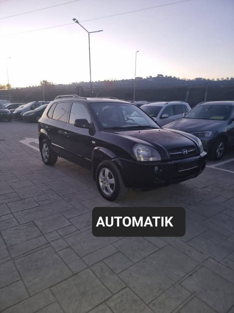 Hyundai Hyndai Tucson Automatik
Cel çdo ditë ora 10:00-20:00.
JO NDËRRIM.
Me doganë të paguar.
Viti 2006.
Motor 2.0 Naftë.
210 Mijë KM.
Kambjo Automatike.
Klimatronik.
Radio CD.
Sedilje me Ngrohje.
Xhama të Errët Original.
Xhama Elektrike.
Importuar nga Gjermania.
Pasqua Elektrike.
Drita Mjegulle.
Abs,Esp ,SrsAirba etj.
Çmimi 5̶3̶0̶0̶ E̶u̶r̶o̶ 4.400 Euro.
Facebook & Instagram Master_Auto_Fier