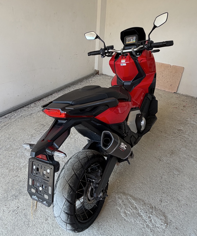 X adv 750 DCT 
Viti 2021
Km 13.500 origjinale 
2 celsa keyless go + 3 celsa manual
Marmit SC project origjinale me vler 800€
Xham sportiv 
Mund te ecesh dhe me patent A2 35kw ne librez origjinal nga Honda 
Gjendja 10/10
I spo ardhur Me dogan te paguar gati per targa
Motorr per perdorim personal i bler ne itali tek Honda,me te gjitha sherbimet e bera ne koh tek Honda me liber sherbimesh dhe fatura servisesh 
Shitet per arsye mos perdorimi
Nuk bejm ndrrime nr 0683803802