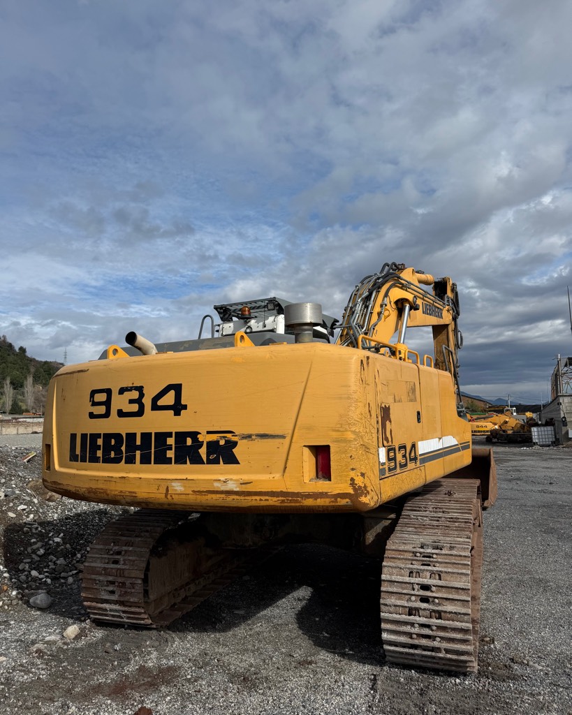 Shitet Liebherr R934C viti 2010 çmimi okazion per me shume info kontakt 0693934004
