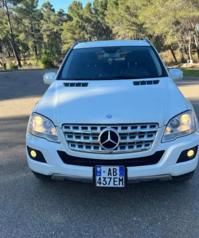 Mercedes-Benz ⚜️ML 350 Bluetec⚜️
Viti Prodhimit♦️ 2010
Karburanti♦️ Nafte
Kambio ♦️Automat F1 ne Timon
Fuqia Motorrike♦️ 2987
JO TAKSE LUKSI
Km ♦️250.000 Me Certifikat
✅Ngjyra e Bardhe Perl Shume e Paster
✅Sedilje Lekure Me Ngrohje
✅Sedilje me Memorie 1.2.3
✅Cruise Controll
✅Kamera Parkingu
✅Sensor Dritash dhe shiu.
✅Drita inteligjente
✅Pedana Anesore
✅Xhama te zinj origjinal fabrike
✅Key Less Go.Goma 80% te Reja
✅Navigator Multifunksional
✅Baxha Xhami me Hapje
✅Makina eshte me targa dhe letra te paguara.
✅Makina esht e ber me porosi
✅Cmimi:8.500 euro i diskutueshem
CEL:069 833 8822
