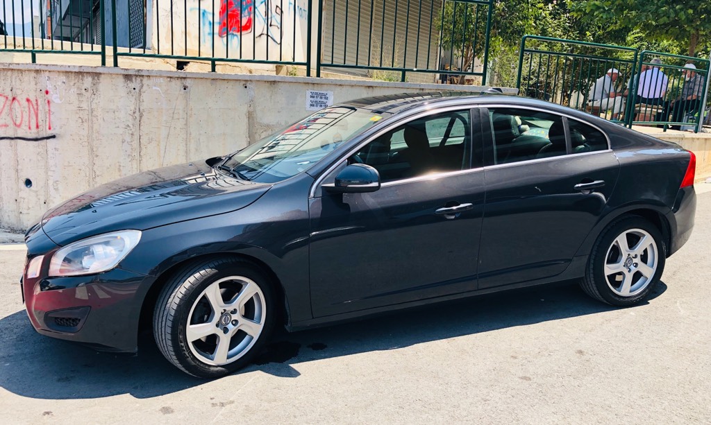 Shitet Makina është në gjëndje shumë të mirë, volvo S60 2.0 nafte e viti 2012 automatike. Shitet per arsye kalimi ne makine elektrike . Gati për cdo provë