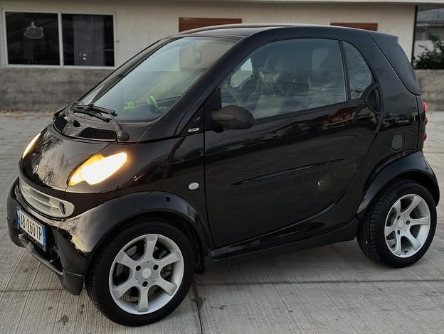 SMART 700 BENZIN 2006 SUPER GJENDJE
CMIMI: 2.390€ I DISKUTUSHEM
TEL: 0684755112
E ARDHUR NGA ZVICRA
230.000 KILOMETRA ORIGJINALE (ME GARANCI)
NAVI I MADH
700 BENZIN
VITI 2006
KAMBIO AUTOMATIKE
NGJYRA E ZEZ
GOMAT AKULL TE REJA 100%
FENERA/STOPA LED
ME DOGAN TE PAGUAR
E TARGUAR
ME LETRA SAPO TE PAGUARA PER 1 VIT
KONDICIONER/KLIMA
TAPICERIA SHUM E PASTER
SENSOR SHIU DHE DRITASH
SISTEM MBYLLJE QENDRORE TE INTEGRUAR
XHAMAT ELEKTRIK
AIRBAG(SRS)
ESP
KOMANDA NE TIMON
BLUETOOTH/AUX/SD CARD
E GATSHME PER CDO LLOJ PROVE
