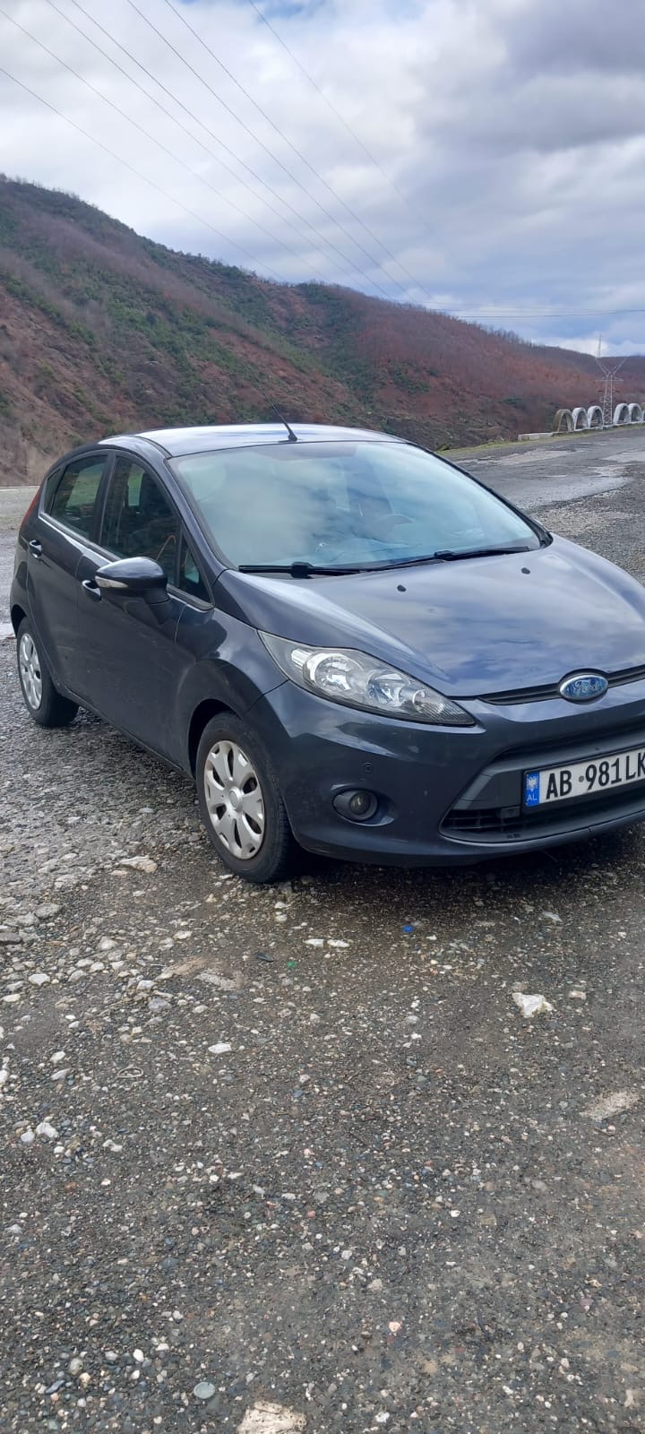 Makina shitet per arsye emigrimi.
Eshte ne gjendje shume te mire motorike, gjenerike dhe fizike. Me letra te bera per nje vit dhe koalidim per dy vjet. 