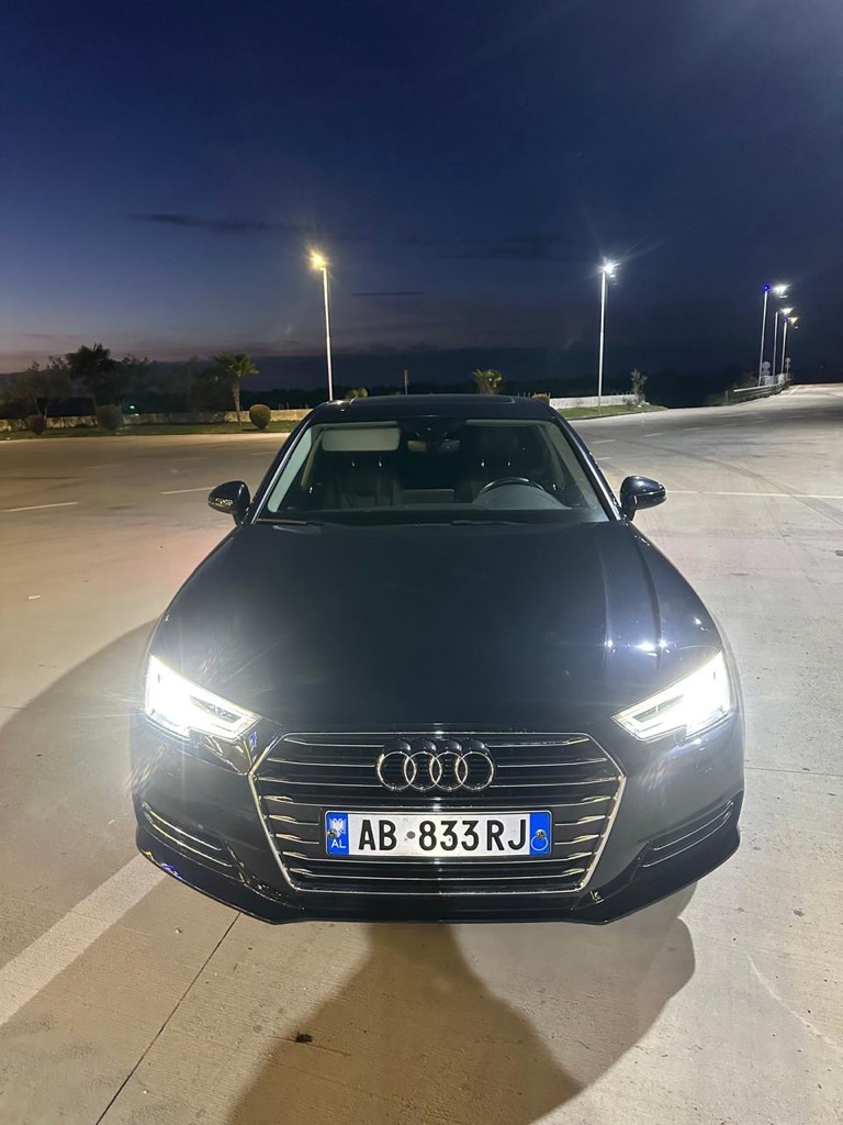 Audi A4 45TFSI
-Viti:2016
-Kambjo:Automatike
-Lenda djegse:Benzin
-Motorri:2.0  
-Ngjyra:Blu e errët
-Km:203 mijë km
-Start Stop
-ECO
-Fener Xenon,LED dhe Inteligjent
-Fener me larje
-Klima
-Sensor dritash 
-Sensor shiu
-Auto hold
-Kompjuter bord
-Navi i madhë
-Telephone
-USB
-Bluetooth
-Baxha
-Sensor Parkimi
-Kamera Parkimi
-Sedilje elektrike
-Sedilje me ngrohje
-Timon me ngrohje
-Komanda ne timon
-Marsha F1 ne timon
-Pasqyrat elektrike me ngrohje 
-Kontakt:+355699610180