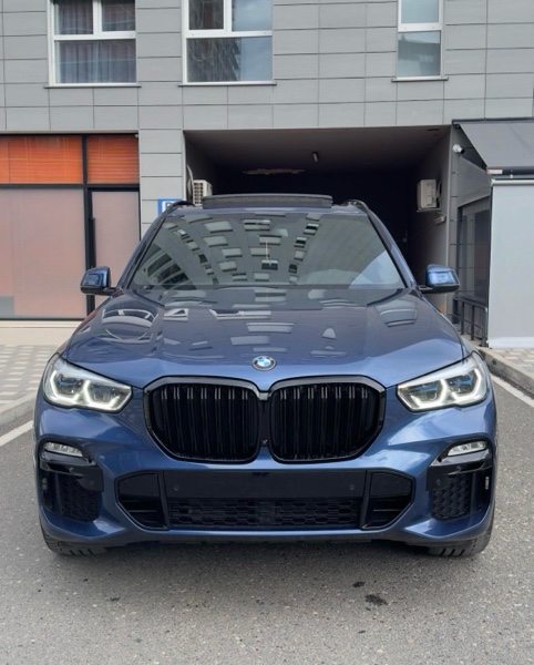 BMW BMW X5 M packet
4.0 і (2997) сс
Benzine
90.000 km (garanci)
Ngrohje ftohje memorie
Full panorama
Dyer me thithje
Kamera 360 grad
Klima me 4 zona
Full lazer inteligent
4 goma te reja
Gjendje perfekte ne detaj
0695644440
Mundesi Nderrimi