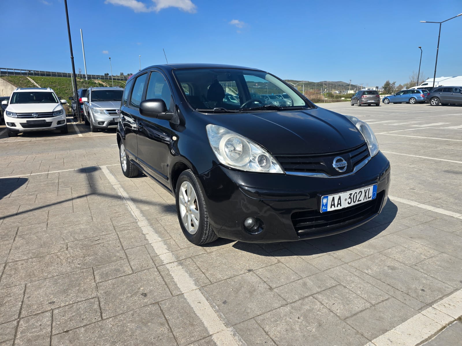 𝗡𝗶𝘀𝘀𝗮𝗻 𝗡𝗼𝘁𝗲 𝟭｡𝟰 𝗚𝗮𝘀-𝗕𝗲𝗻𝘇𝗶𝗻
JO NDËRRIM.
Me doganë të paguar. 
Viti i prodhimit 2010. 
Motor 1.4 Benzin-Gas. 
242 Mijë KM. 
Kambjo Manuale.  
Klima. 
Radio CD.  
Disqe Alumini. 
Komanda në Timon. 
Pasqyra Elektrike. 
Drita Mjegulle. 
Xhama Elektrike. 
Abs,Esp,AirBag etj. 
Çmim 3.500 Euro. 

Facebook & Instagram Master_Auto_Fier 