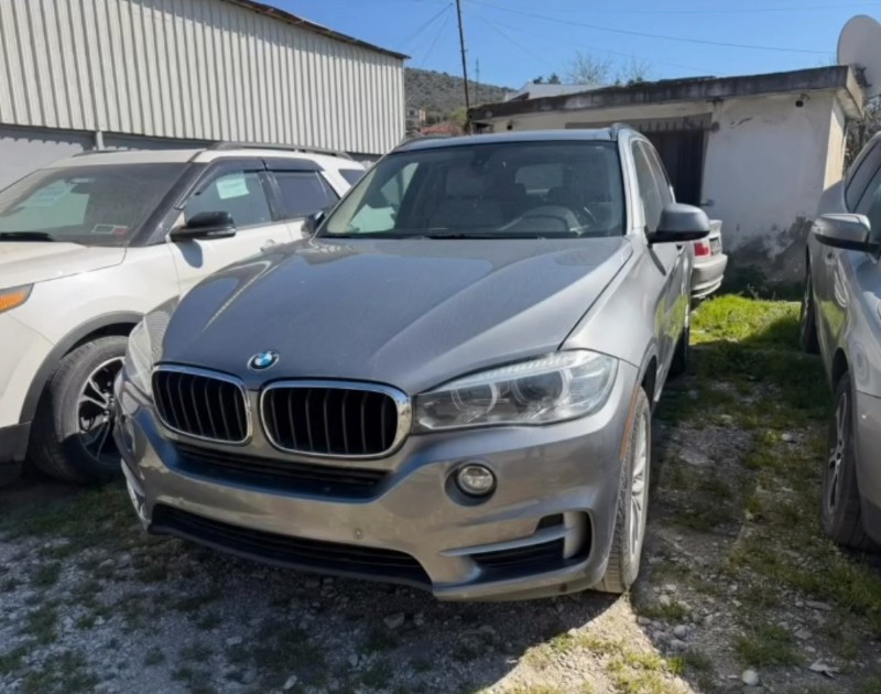 BMW BMW X5 35i
Viti 2014
3.0 Benzine
Automat
272.000km
Full Panorama
Kamera parkimi
Keyless go
Start/stop
AutoHold
Sensor shiu
Sensor dritash
Pilot automatik
Xhama te zinį
Sendilje me ngrohje
Sendilie me memorie
Clima 4 zona
Bluetooth, Sd
CMIMI:9500lek
Tel 0696369111
