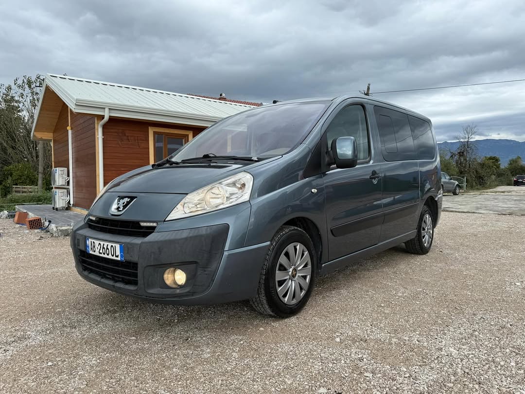 ✔️Peugeot Expert Teppe
✔️Me 8 vende
✔️ 200 000 Km
✔️ Viti 2008
✔️Kambio Manuale
✔️ 2.0 Nafte
✔️Ardhur nga Zvicra (me targa shqiptare)
✔️Çmimi 5990 Euro
✔️Tel 0674731569