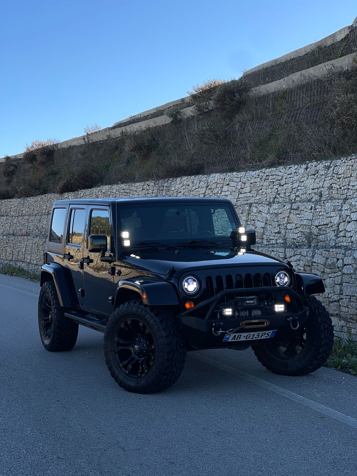 JEEP WRANGLER!!! • Viti: 2012
• Motori: 3.8 Benzin+Gas
• Kilometra: 270,000 originale
• Kambio: Automat
• Full Full Extra
•Disqet dhe gomat me vlere 7400€
(me fatur)
• 5 disqe+goma originale te tjera
•Parakolp Mbrapakolp WRC Arganello me telekomand 5.5 ton terheqje.
•Timonin me komanda
• Navi i madh
•Salloni: kaf super i bukur
• Letrat sapo te prera per 1 vit
Gjendja 10/10 ne cfare do lloj aspekti
+Kam dhe te gjitha pjeset verore tendat dyert etj
Shitet okazion ose nderrohet me makine deri 10 mij € + diferencen nga ana juaj.
Tirana, Albania
0683785589
i diskutushem nga afer