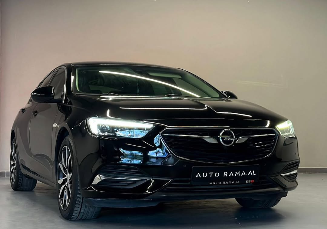 Opel Insigna Grand Sport

Viti: 2018
Km: 180,000
Motor: 2.0 Diesel

Tel: +355692020589