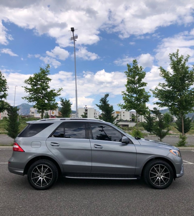 Mercedes-Benz ML350 BlueTec 4MATIC
-AMG Line
-dy pale ( celsa+disqe+goma)
- Viti 2014
-350 nafte (2987cc) pa taks lluksi
-181 mij klm me carfax te paster ( me te drejte kontrolli)
- 2 pale çelsa
-Automat 8g
-275 hp
-Euro 6
-start/stop
-kamera parkimi 360 grade
-sensore parkimi para mbrapa
-Blindspot
-Keyless go
-Lane assist
-Ambjent light
-Feneret full led
-Drita te gjata inteligjente
-Tavan panoramik
-Klima dixhitale para dhe mbrapa
-Pasqyrat me palosje plus ⚠️ne pasqyre
-Timon elektrik/memorje
-Bagazhi hapje dhe mbyllje me buton
-Navi,Bluetooth,Aux,Usb,Bagazhier,Sd,Dvd
-4 gomat te reja
-vaj/ filtra te saponderruar
Makina esht e sapo ardhur nga Canadaja dogan e paguar.Gjendja makines esht shume e mire.
Kontakt : 0692310401