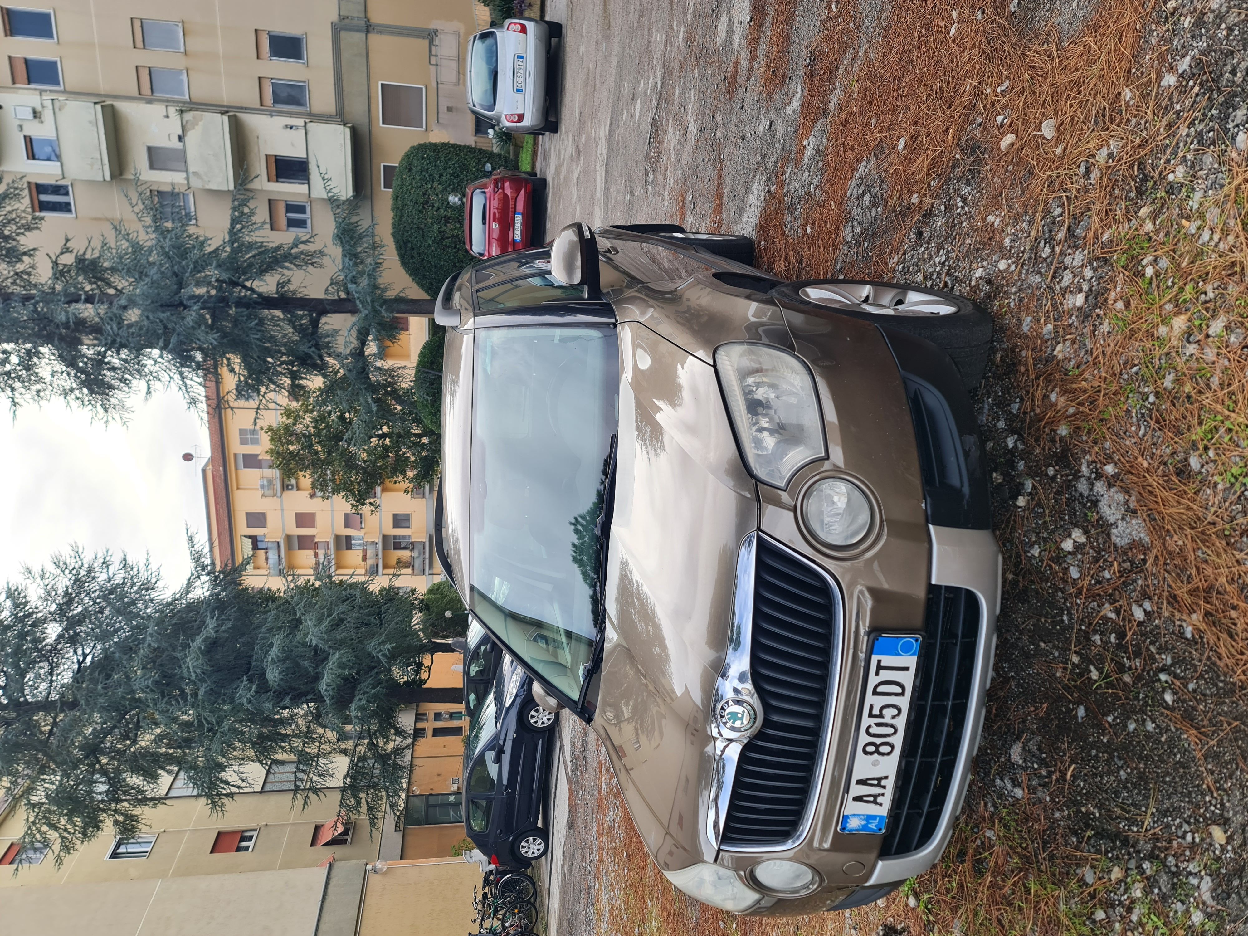 Shitet Skoda Yeti automat sensor parkimi ne gjendje perfekte 