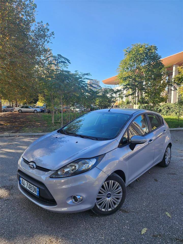 Shitet Ford Fiesta :
- viti 2011
- motor 1.4 benzine
- 120 000 km
- Blere nga Ford
- liber sherbimesh
- ne gjendje shume te mire
- Taksa/ Siguracion/ Kolaudim te bera deri ne prill/ maj 2025
- Dy celesa
0693358229
