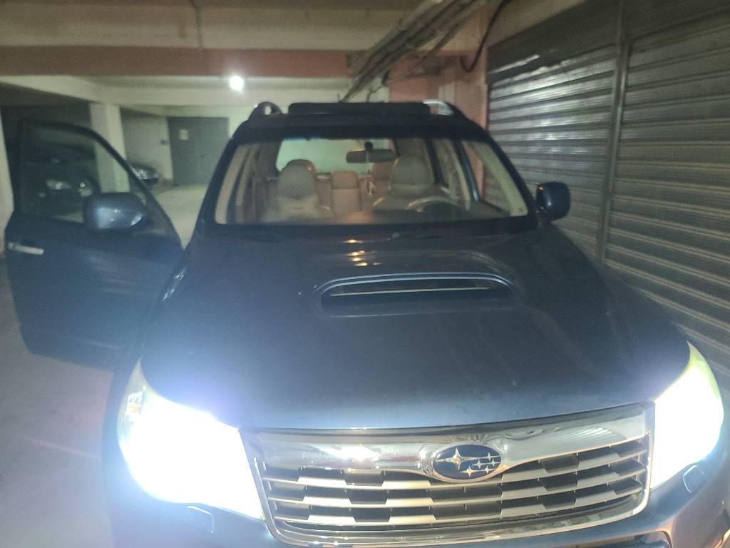 Esht bler ne gjermani me 000 km gjisej 2 pronar esht ne super gjendje benzin +Gaz automat km me garanci me drejt kontrolli full panoram me hapje  0696942680