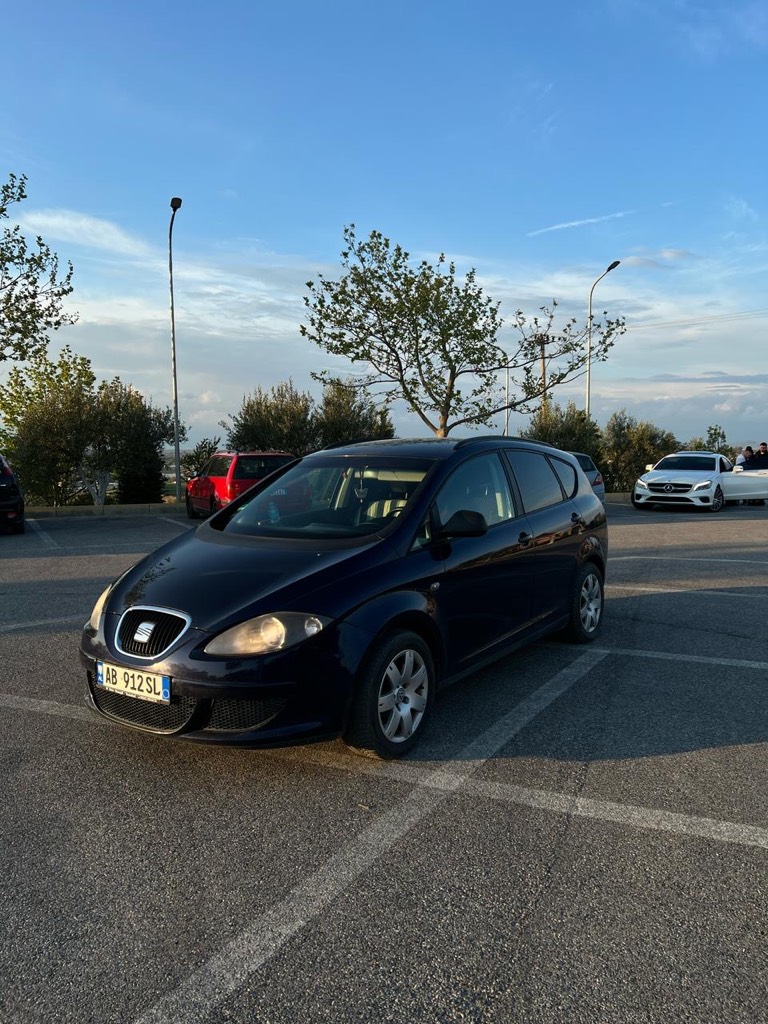 Shitet seat altea  xl 
1.6 benzin manual 
220 mij km origjinale 
Sapo Ardhur nga gjermania 🇩🇪 
Sapo targuar me t gjitha dekumentacionet perkatese 2 vjet koloudim 
Cmimi diskutushem 💶
Numer 📲 +355696751025. +355692450098