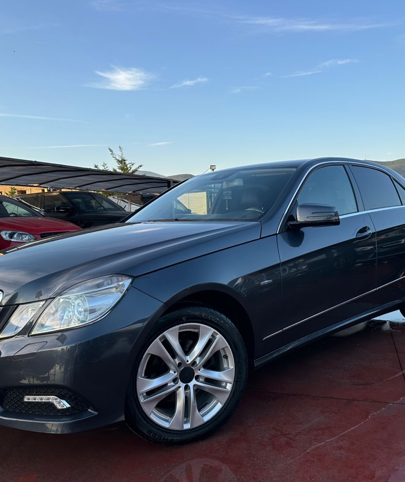 Mercedes-Benz 🇨🇭Mercedes Benz
🇨🇭E 220 blue efficiency
🇨🇭Automat
🇨🇭Inporti zvicre
🇨🇭Letra te sapo paguara deri 16 qeshor 2027
🇨🇭Gjamat e zi me leje per 5 vite
🇨🇭viti i prodhimit 2009
🇨🇭Gomat e reja sapo montuara
🇨🇭Klima bizonale
🇨🇭Bi ksenon full led
🇨🇭Navi bloototh usb aux
🇨🇭full ambient light
🇨🇭Sensor parkingu para Dhe mbrapa
🇨🇭Sendile me ngrohje
🇨🇭Sendile elektrike
🇨🇭Gjama pasqyra elektrike
🇨🇭Sherbimet e sapo kryera me te drejt kontrolli
🇨🇭Qmimi i diskutushem
🇨🇭Per me teper na kontaktoni ne nr 📞...0694470000