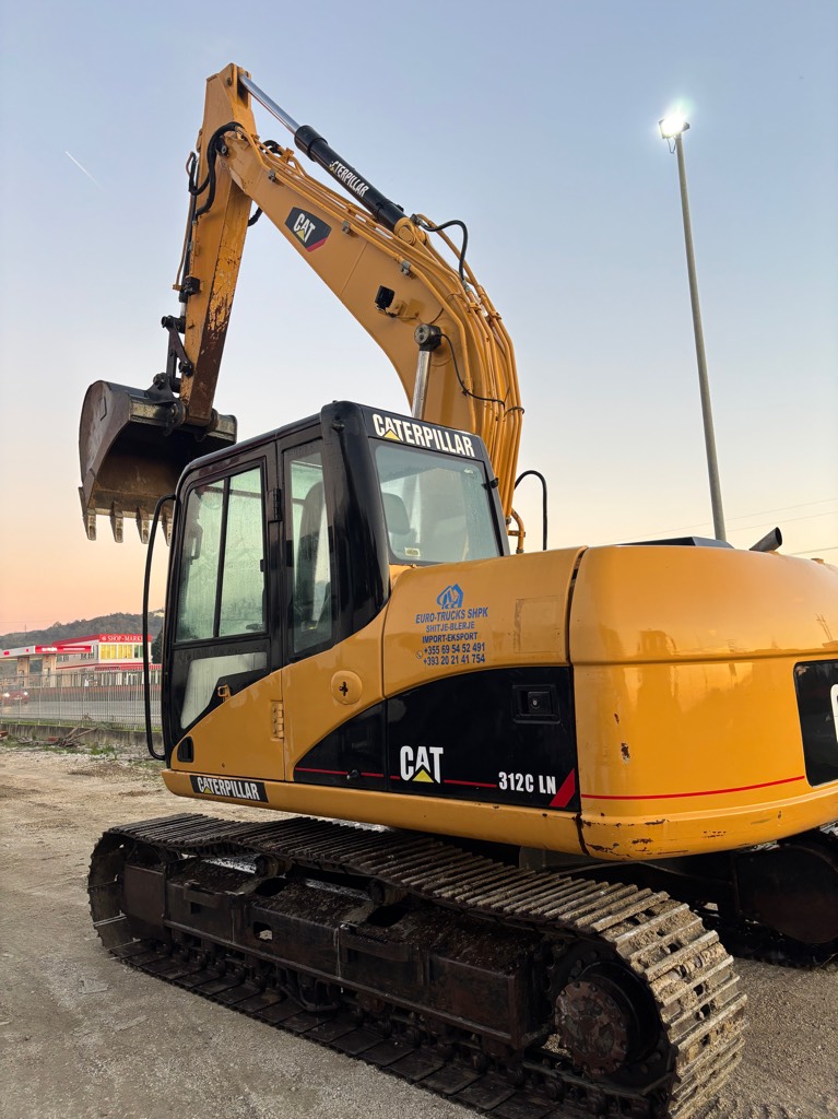 Caterpillar 
312CLN 
Ore 6100 
Me dogan i sapo ardhur 
16 ton 
📞0695452491