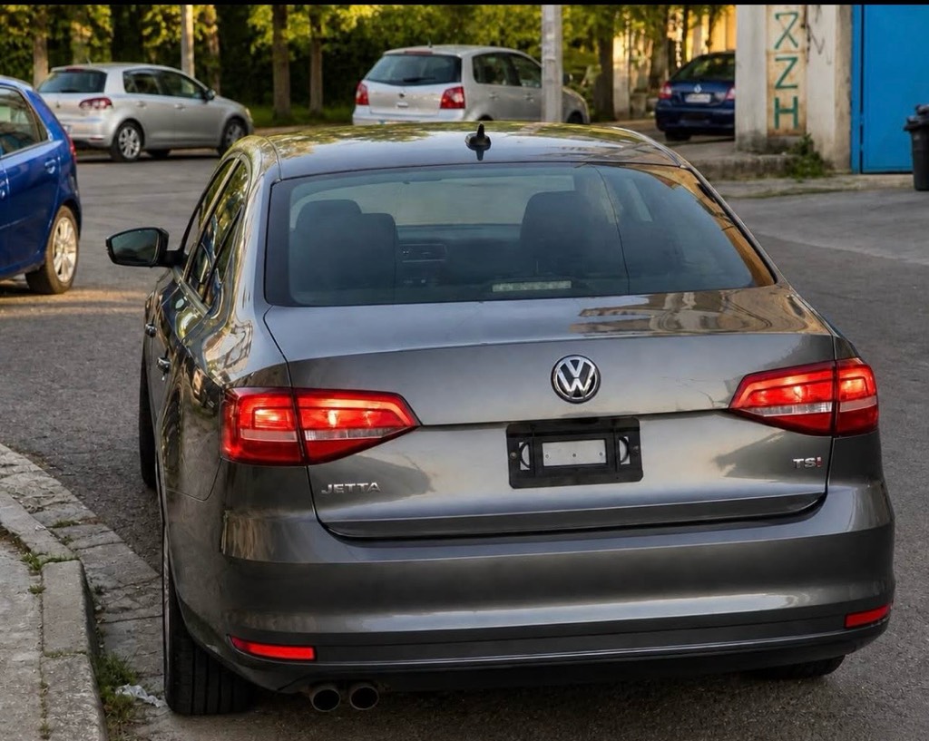 • Volkswagen Jetta, 2015
• 1.8 Benzinë
• Gjendje shumë e mirë
• Motor dhe kambio perfekte
• Shërbime të kryera në kohë
• Dokumenta të rregullta
• I gatshëm për çdo kontroll
tel:355685788751