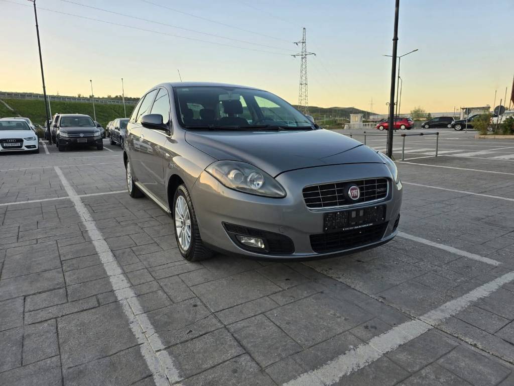 Fiat Fiat Croma
Cel çdo ditë ora 10:00-20:00.
JO NDËRRIM.
Me doganë të paguar.
Viti 2009.
Motor 1.9 Naftë.
191 Mijë KM.
Kambjo Manuale.
Klimatronik.
Komanda në Timon.
Radio CD.
Xhama Elektrike.
Pasqua Elektrike.
Abs,Esp,AirBag etj.
Çmimi 3̶2̶0̶0̶ E̶u̶r̶o̶ 2.700 Euro.
Facebook & Instagram Master_Auto_Fier