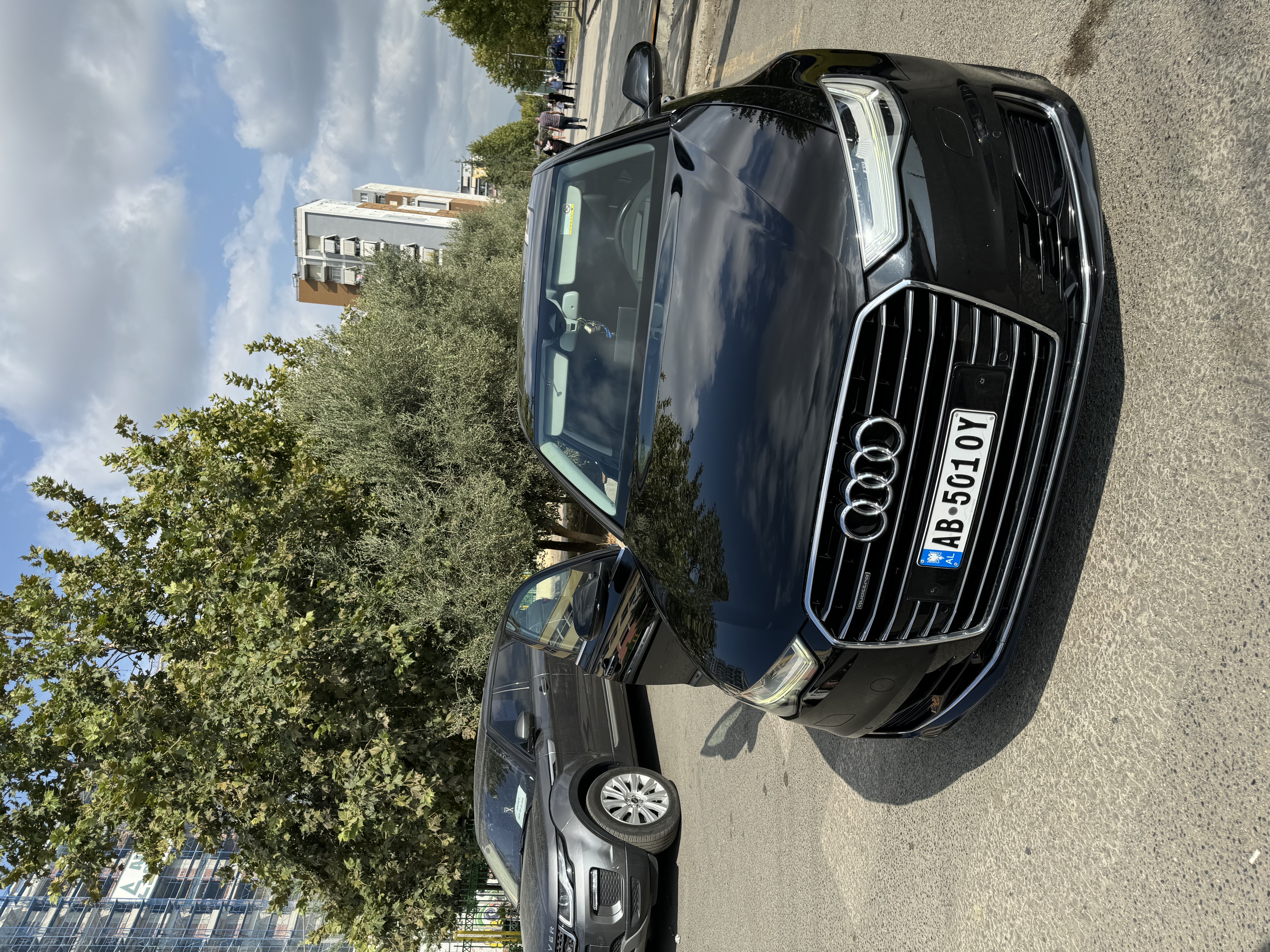 Audi Makine personale jo tregtar
Marka 👉 Audi
Modeli 👉 A6 Quattro premium
Viti 👉 2016
Motorr 👉 3.0 (40Tdi)
Kambio 👉 Automat DSG
Kilometra 👉 128.000km
Telefon & wtp📲 0683816568
Cmimi👉I Diskutueshem
Opsionet shtese : 👇
Start&Stop (ndezje + fiket trafik)✅
Keyless GO ✅
Drive mode (dynamic, eco etj)✅
4 zone Clima ✅
Sedile me ngrohje ftohje ✅
Frena dore elektrike ✅
Dritat inteligjente (kthehen sipas timonit)✅
Sallon Lekure ✅
Full Led lights & Bi Xenon✅
Cruise control ✅
E gatshme per kontroll te mekaniku juaj!!
