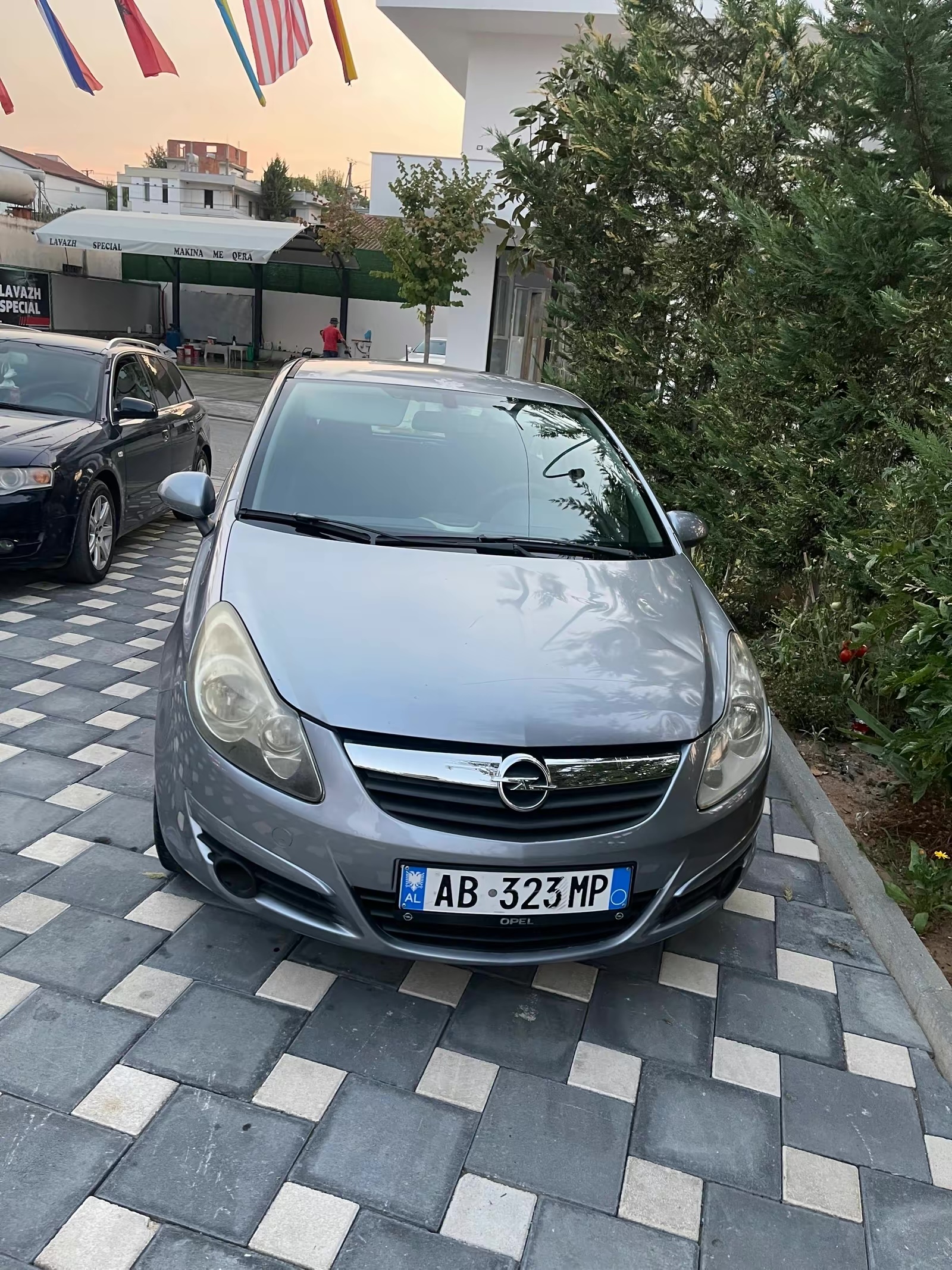 shitet opel corsa 2008 1.3 naft ecotec makina ka ardhur nga italia per me shum mund te shikoni nga afer 0696907086.